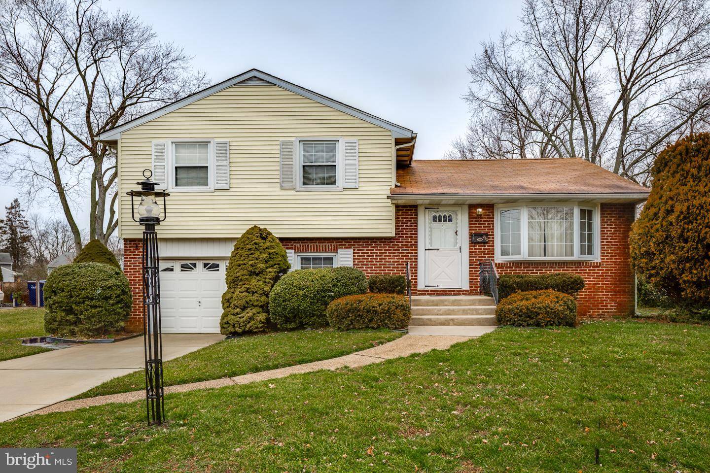 Somerdale, NJ 08083,810 WILLOW WAY