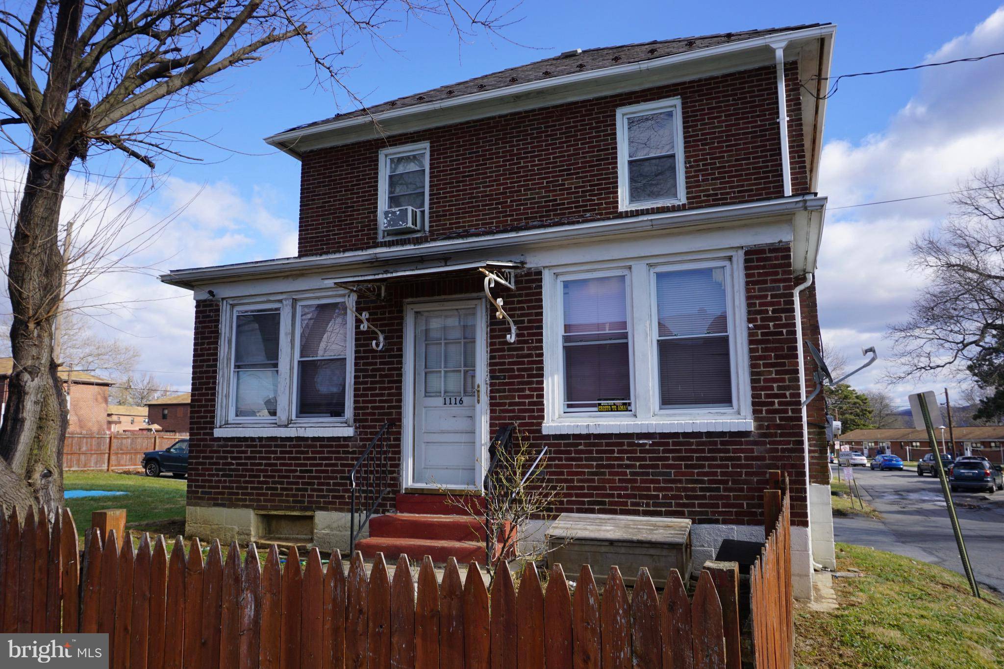 Bethlehem, PA 18017,1116 MARVINE ST