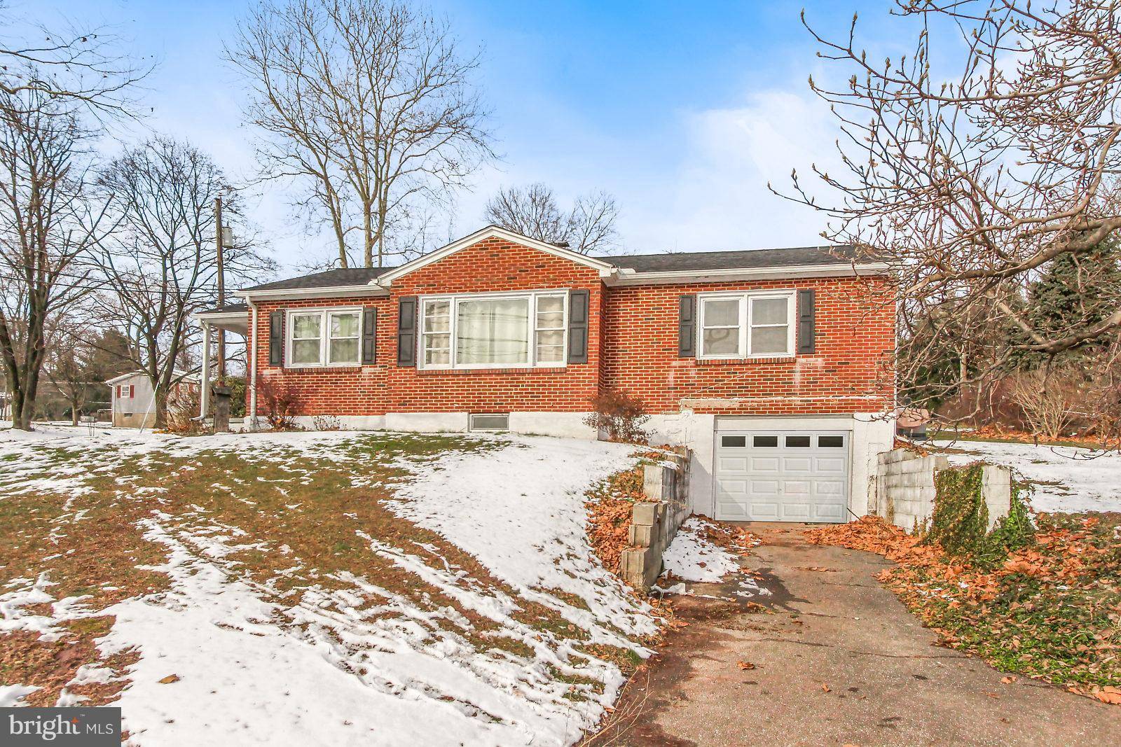 Lewisberry, PA 17339,608 GRANDVIEW CIR