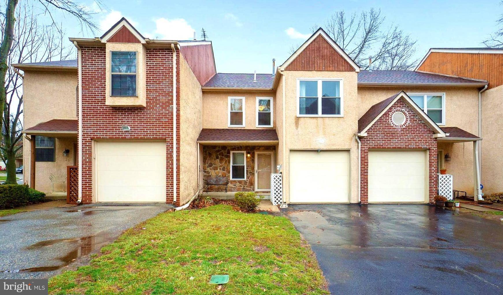 Lafayette Hill, PA 19444,25 FORSYTHIA CT