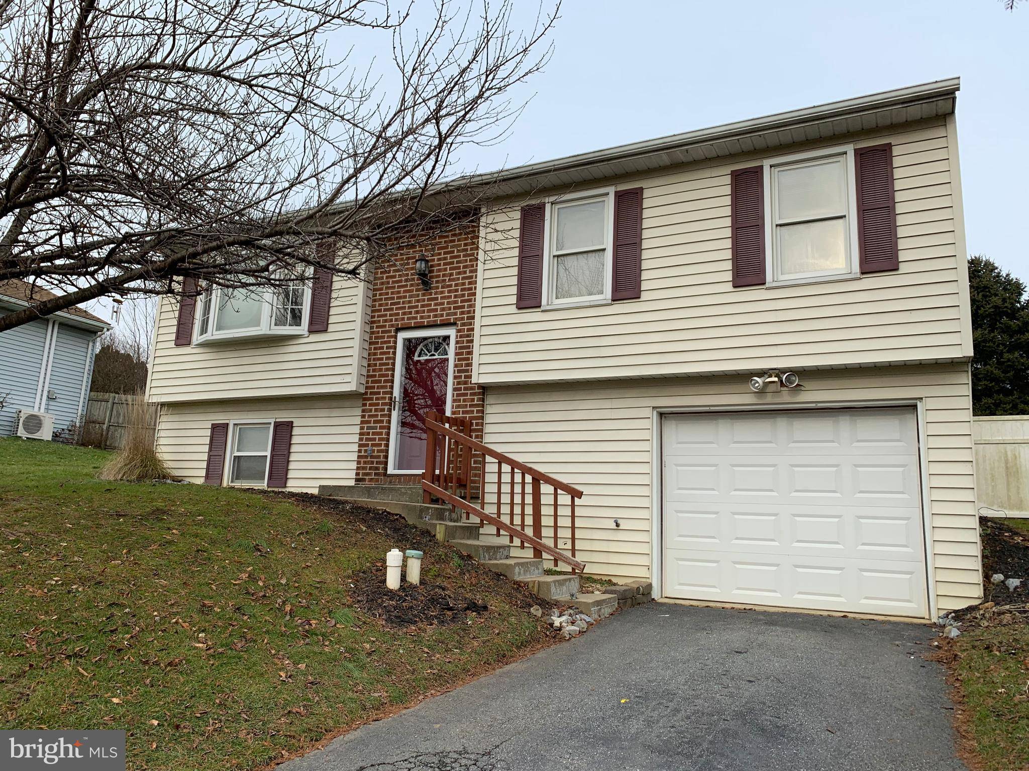 Lancaster, PA 17603,105 HOOVER RD