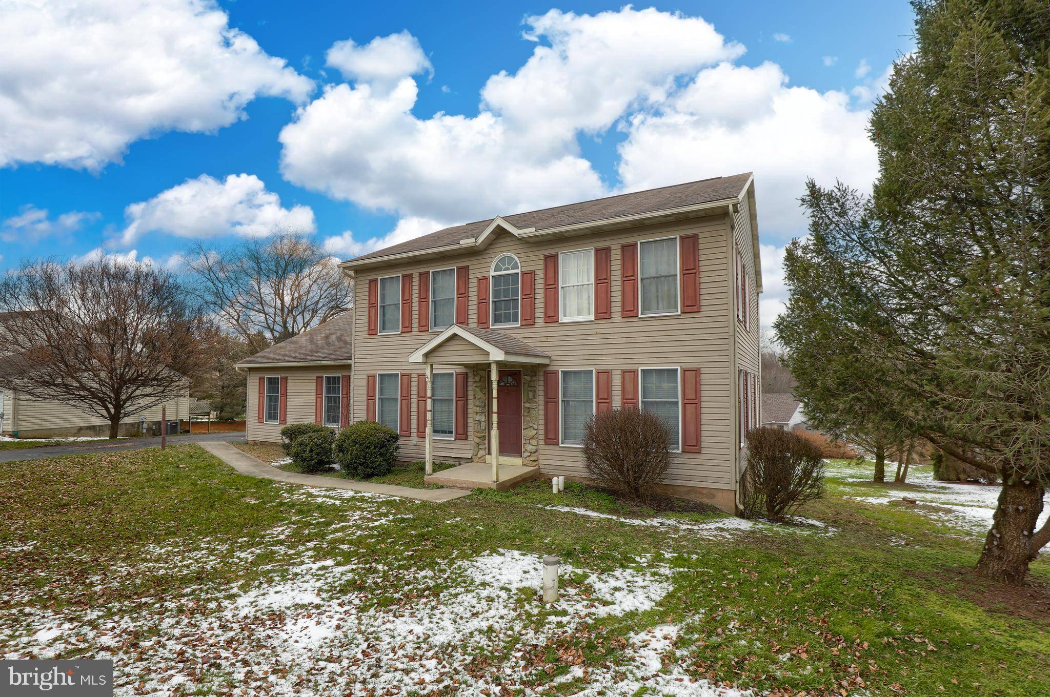 Lancaster, PA 17603,1024 FLAGSTONE CT