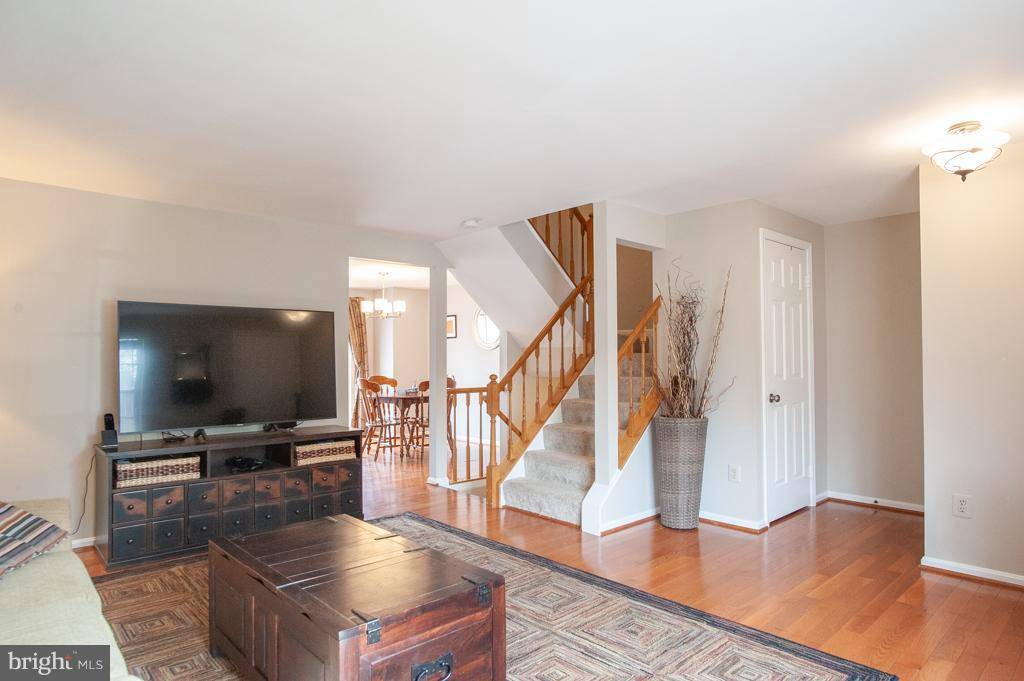 Alexandria, VA 22315,6636 ROCKLEIGH WAY