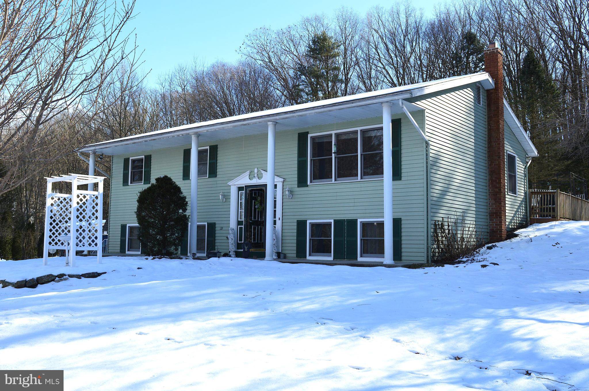 Pine Grove, PA 17963,11 W PINE MEADOW DR