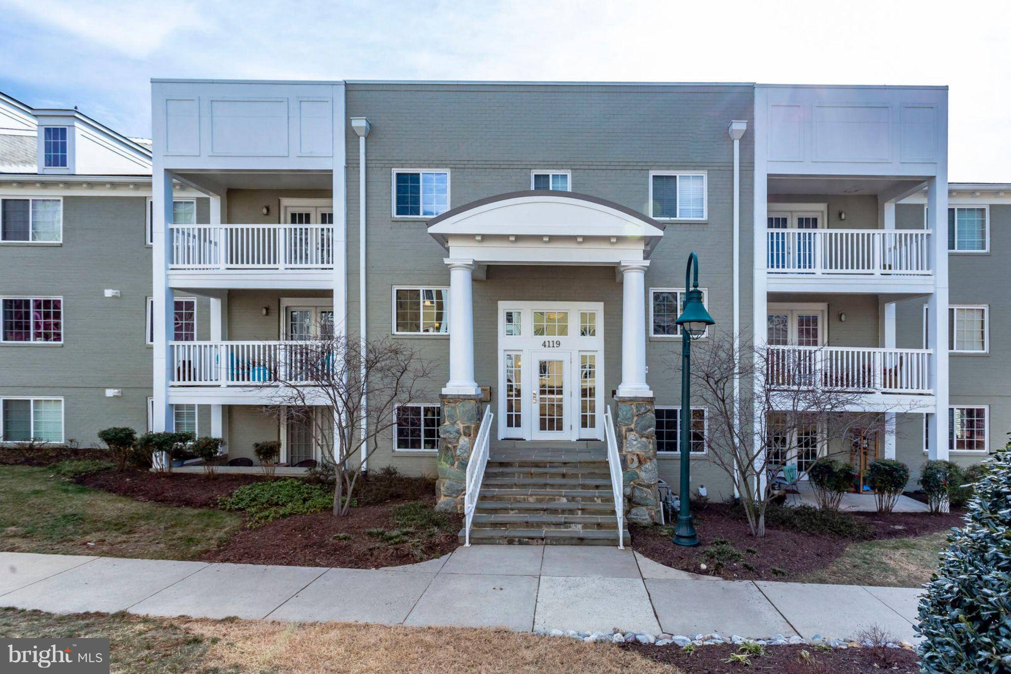 Arlington, VA 22204,4119 S FOUR MILE RUN DR #102