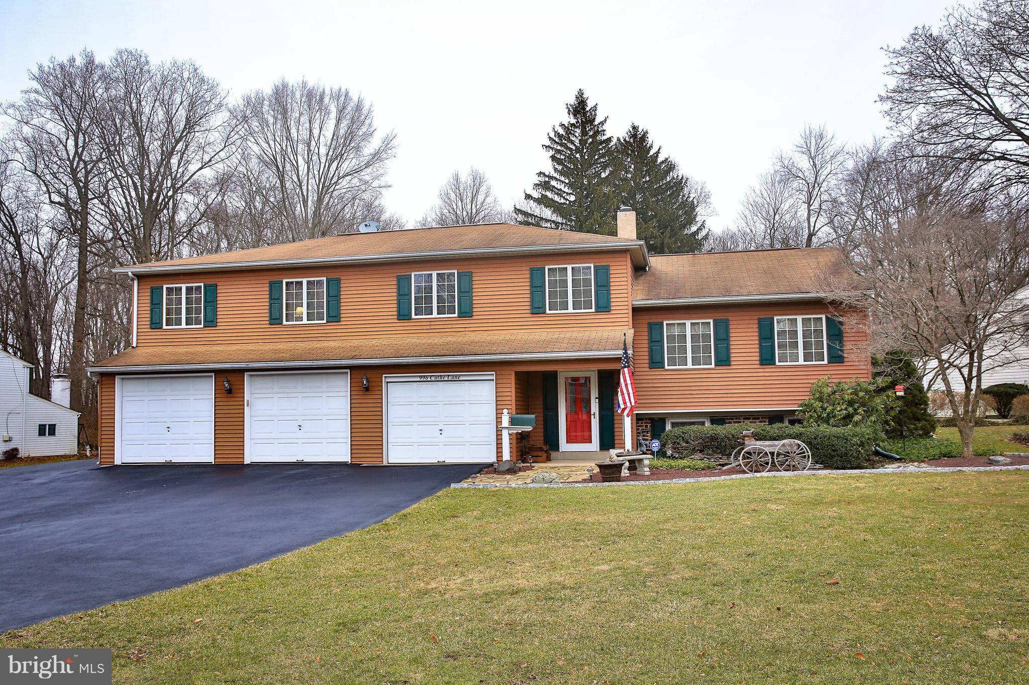 Warminster, PA 18974,996 CATHE LN