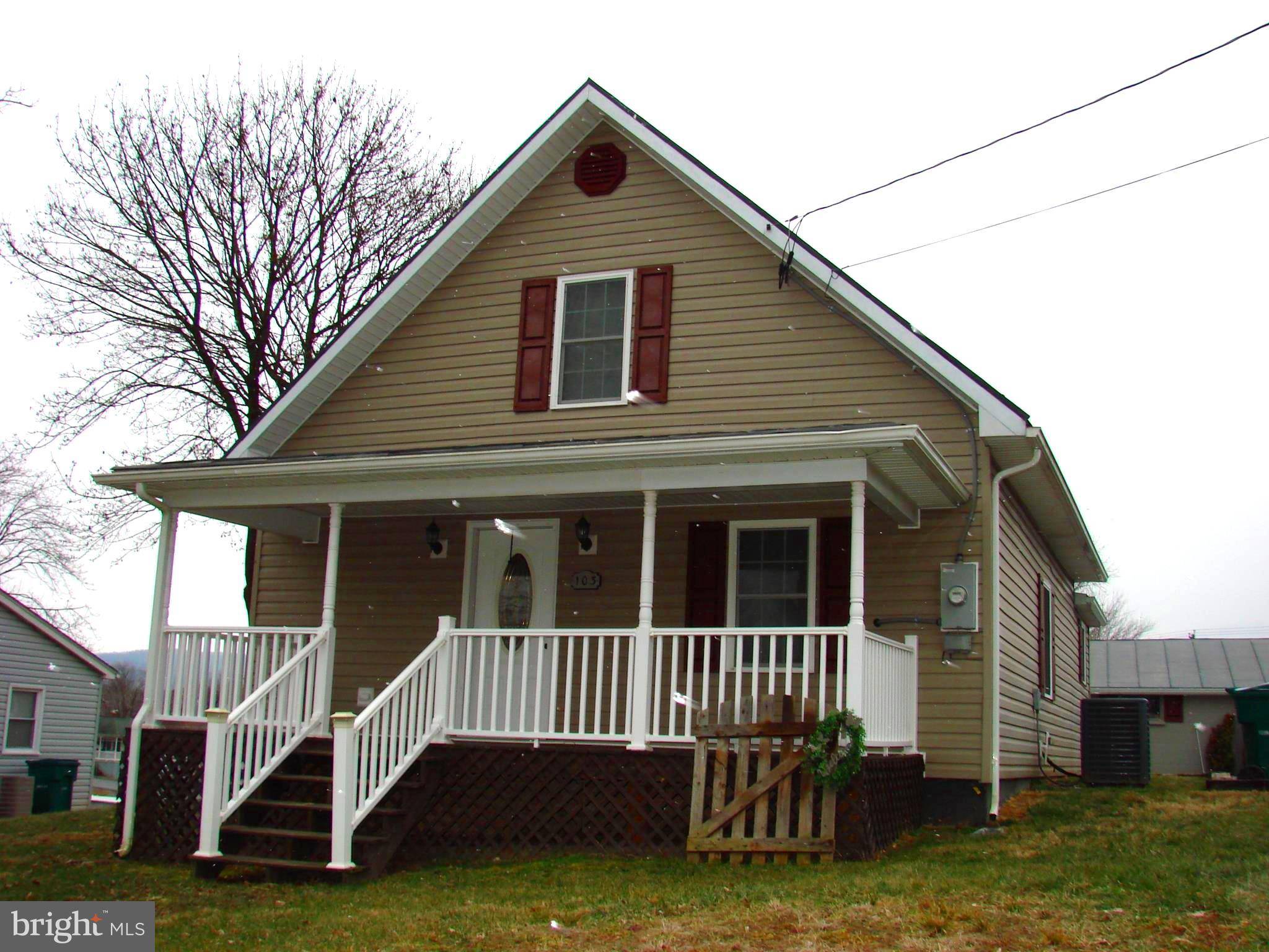 Luray, VA 22835,103 1ST ST