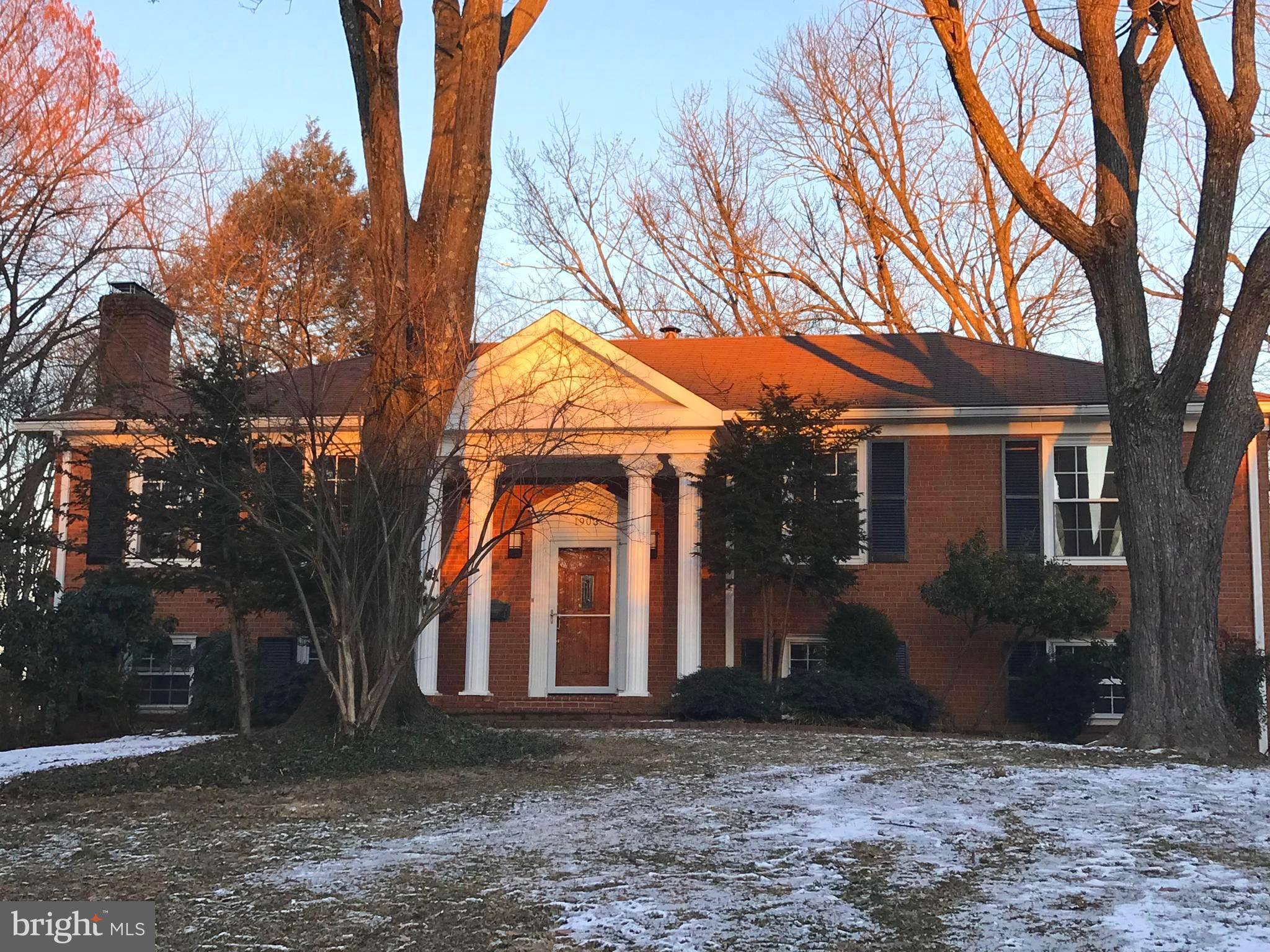 Mclean, VA 22101,1903 BARGO CT