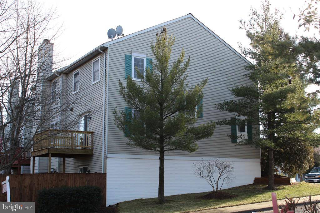 Alexandria, VA 22309,8501 SOUTHLAWN CT