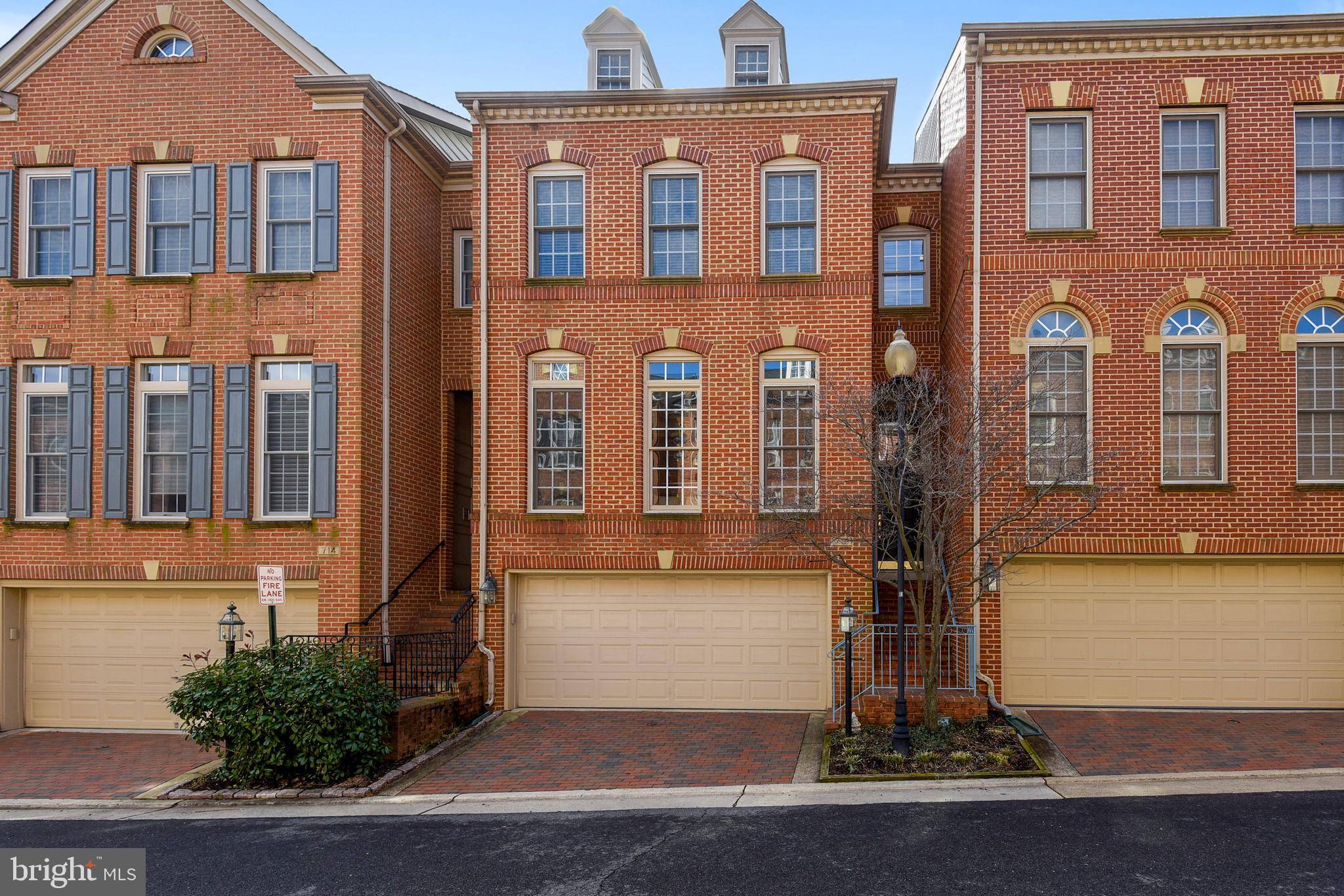 Alexandria, VA 22314,716 HAWKINS WAY