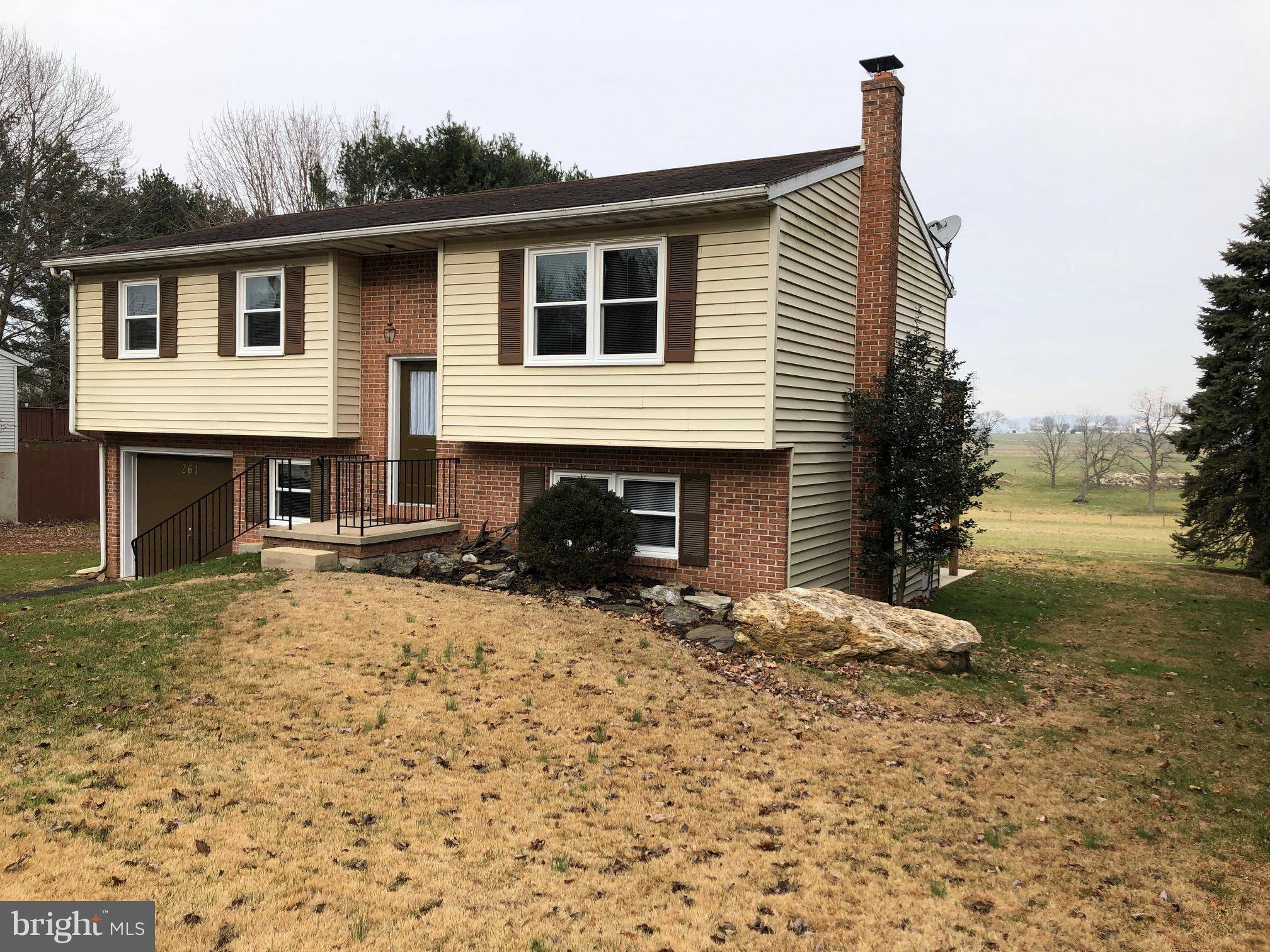 Leola, PA 17540,261 ORCHARD VIEW DR