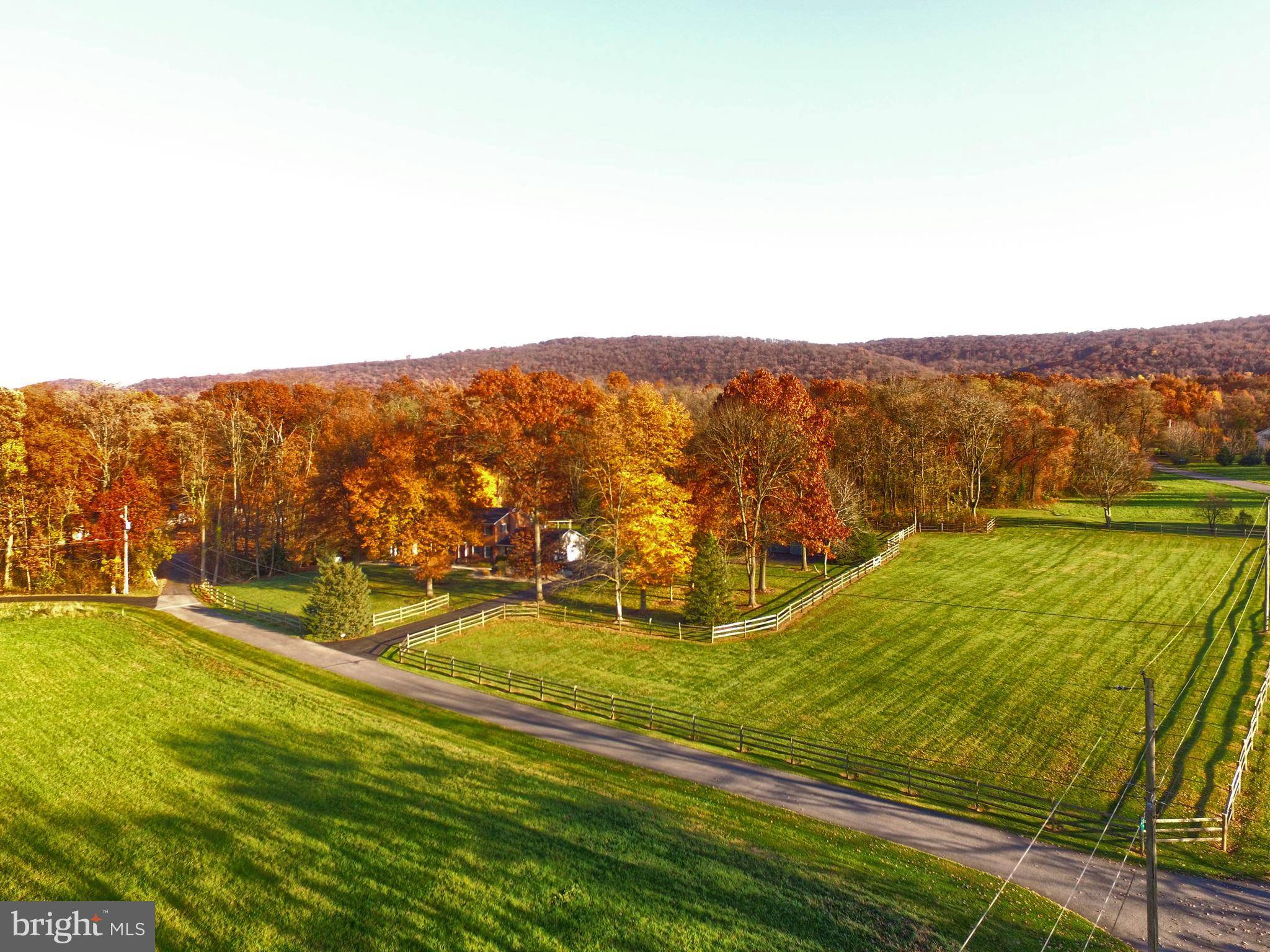 Newmanstown, PA 17073,20 ROUND BARN RD