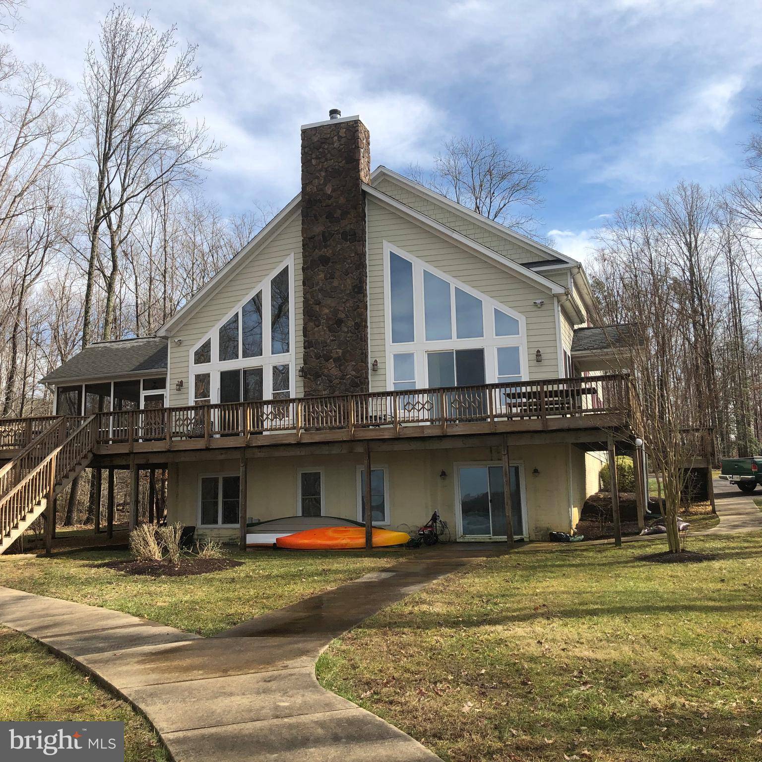 Bumpass, VA 23024,493 TWIN LAKES LN