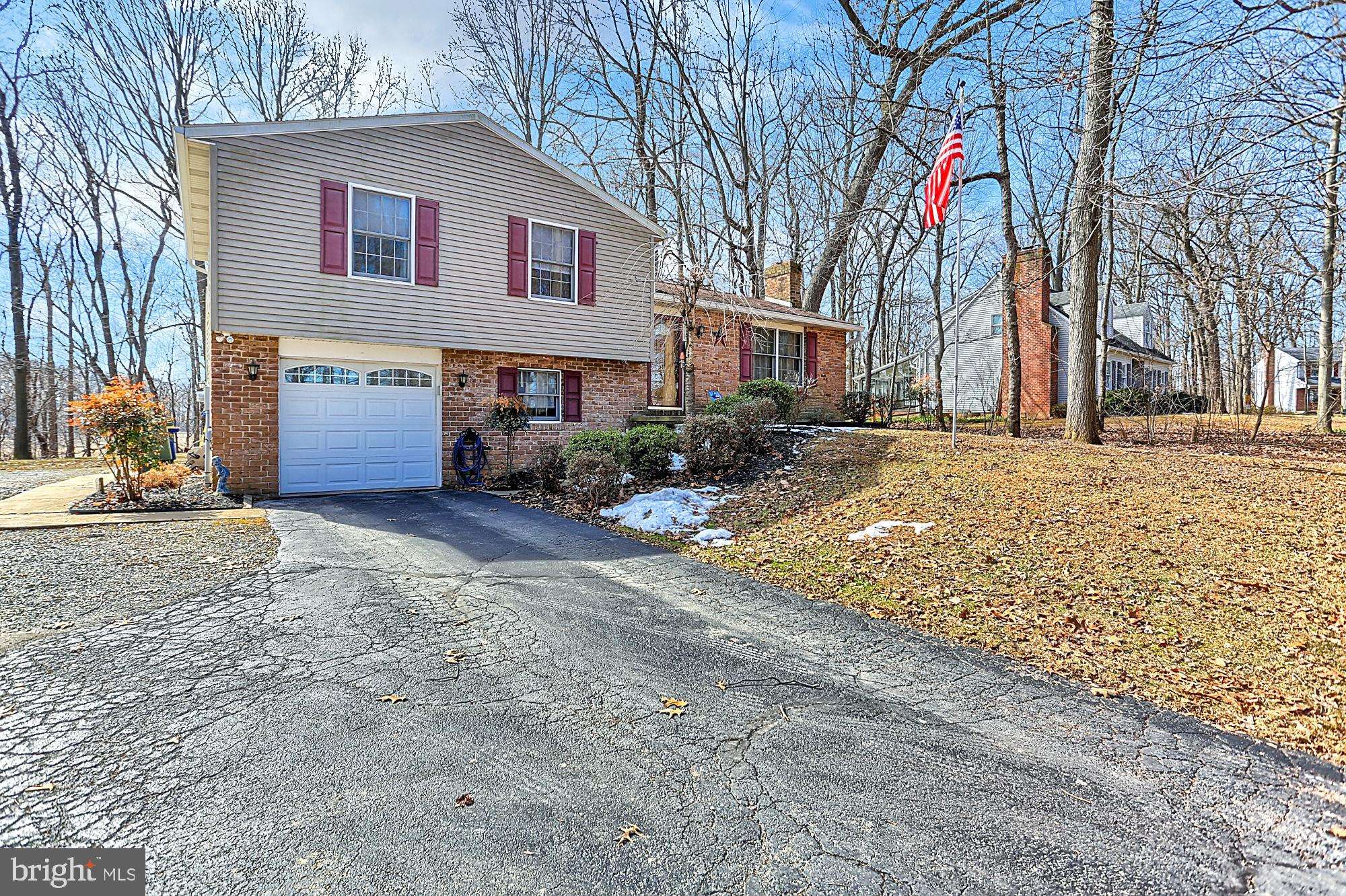 Seven Valleys, PA 17360,565 OAKWOOD DR