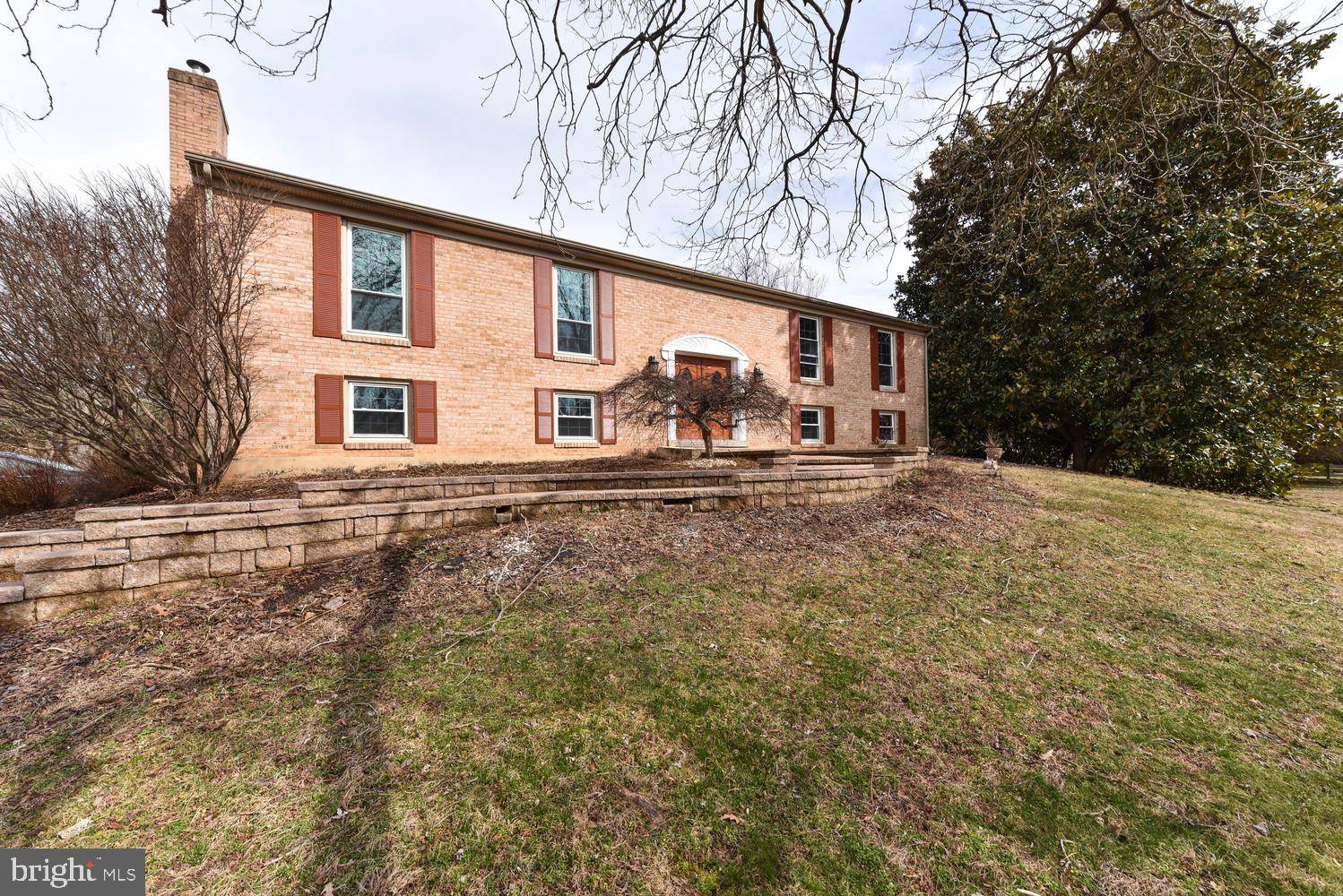 Great Falls, VA 22066,715 KENTLAND DR