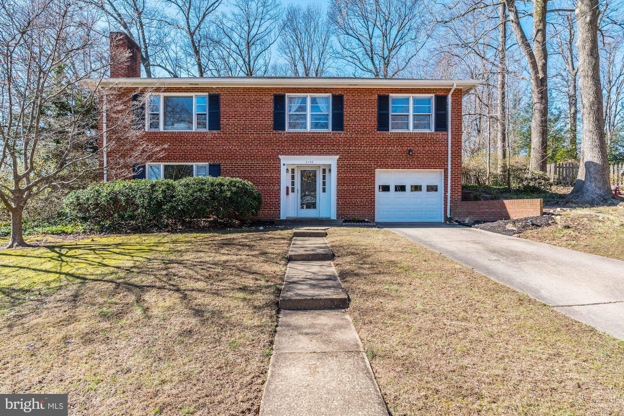 Falls Church, VA 22044,3158 RAVENWOOD DR