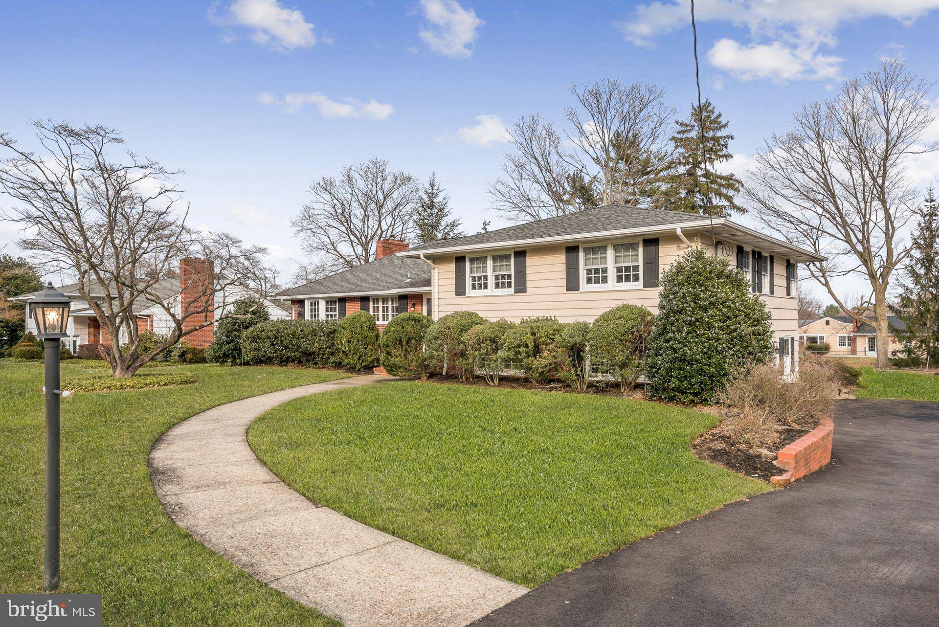 Ewing, NJ 08638,24 WOODHAMPTON DR