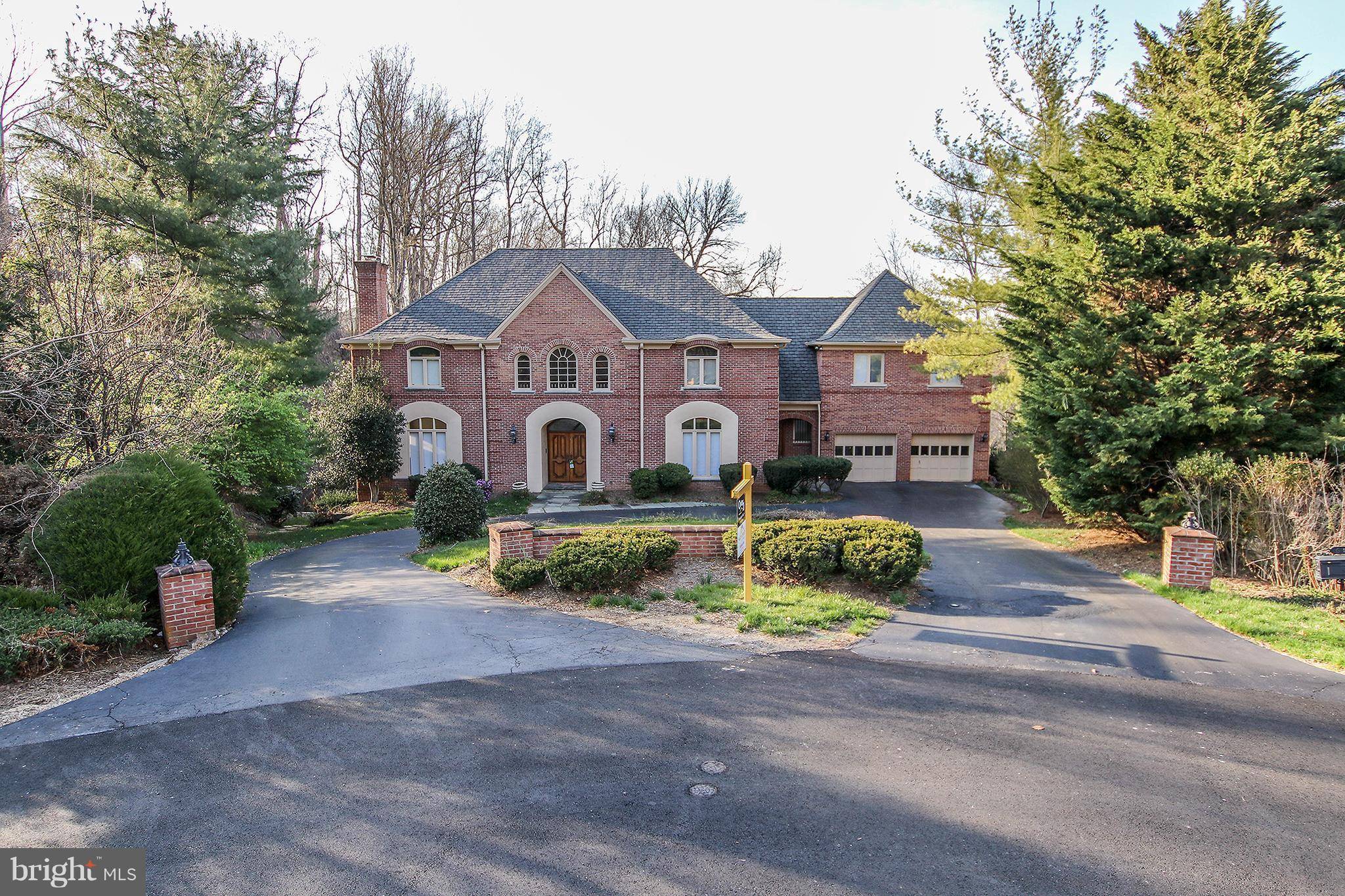 Mclean, VA 22101,612 LIVE OAK DR