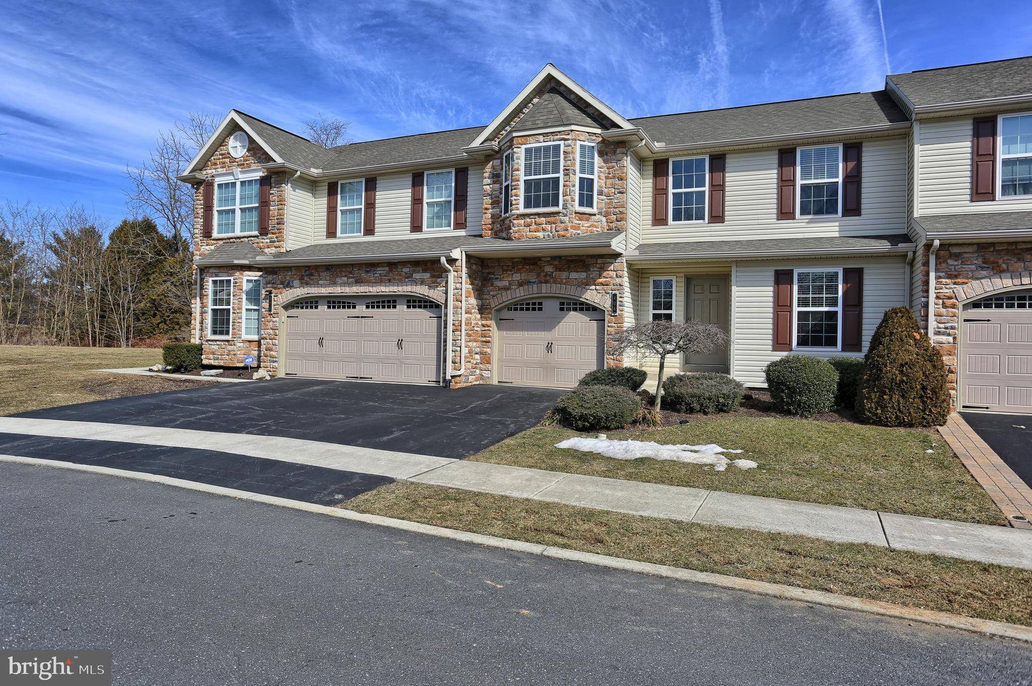 Mechanicsburg, PA 17050,406 PIN OAK CT