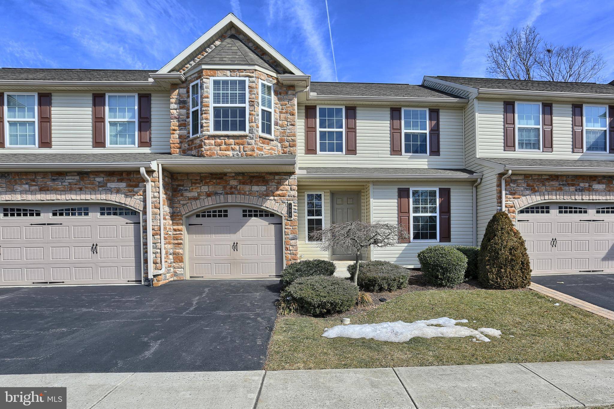 Mechanicsburg, PA 17050,406 PIN OAK CT