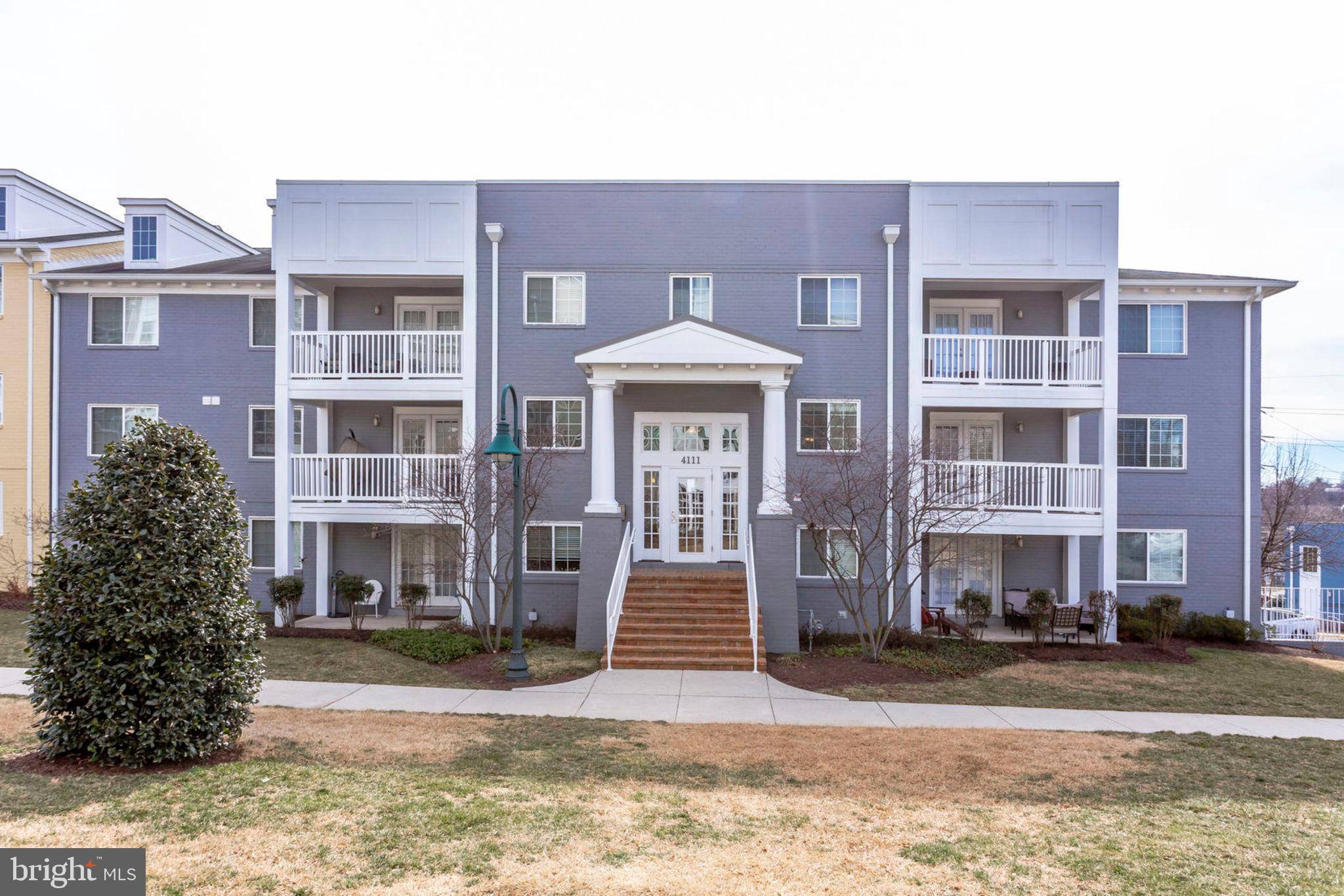 Arlington, VA 22204,4111 S FOUR MILE RUN DR #302