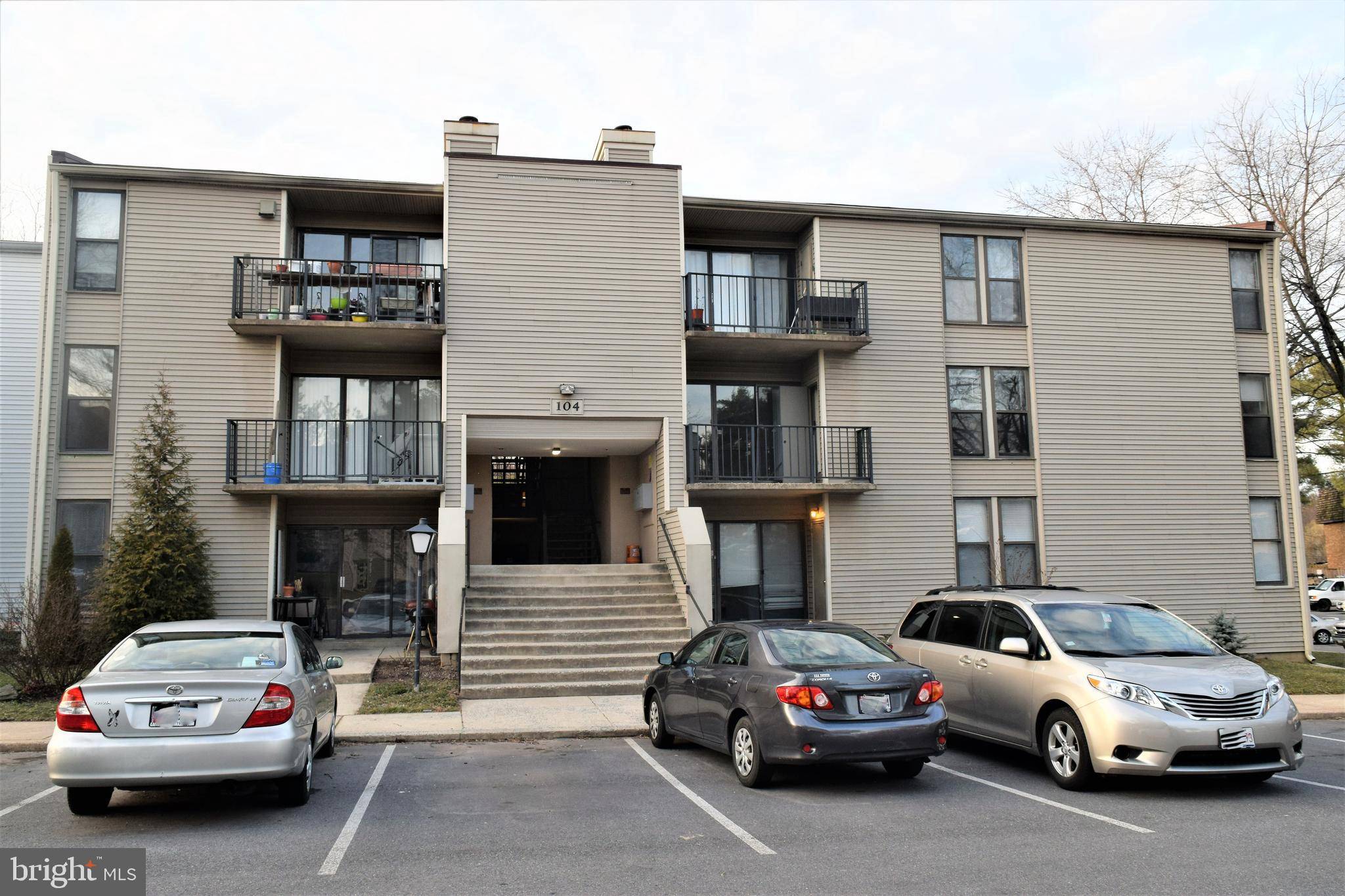 Gaithersburg, MD 20877,104 DUVALL LN #26