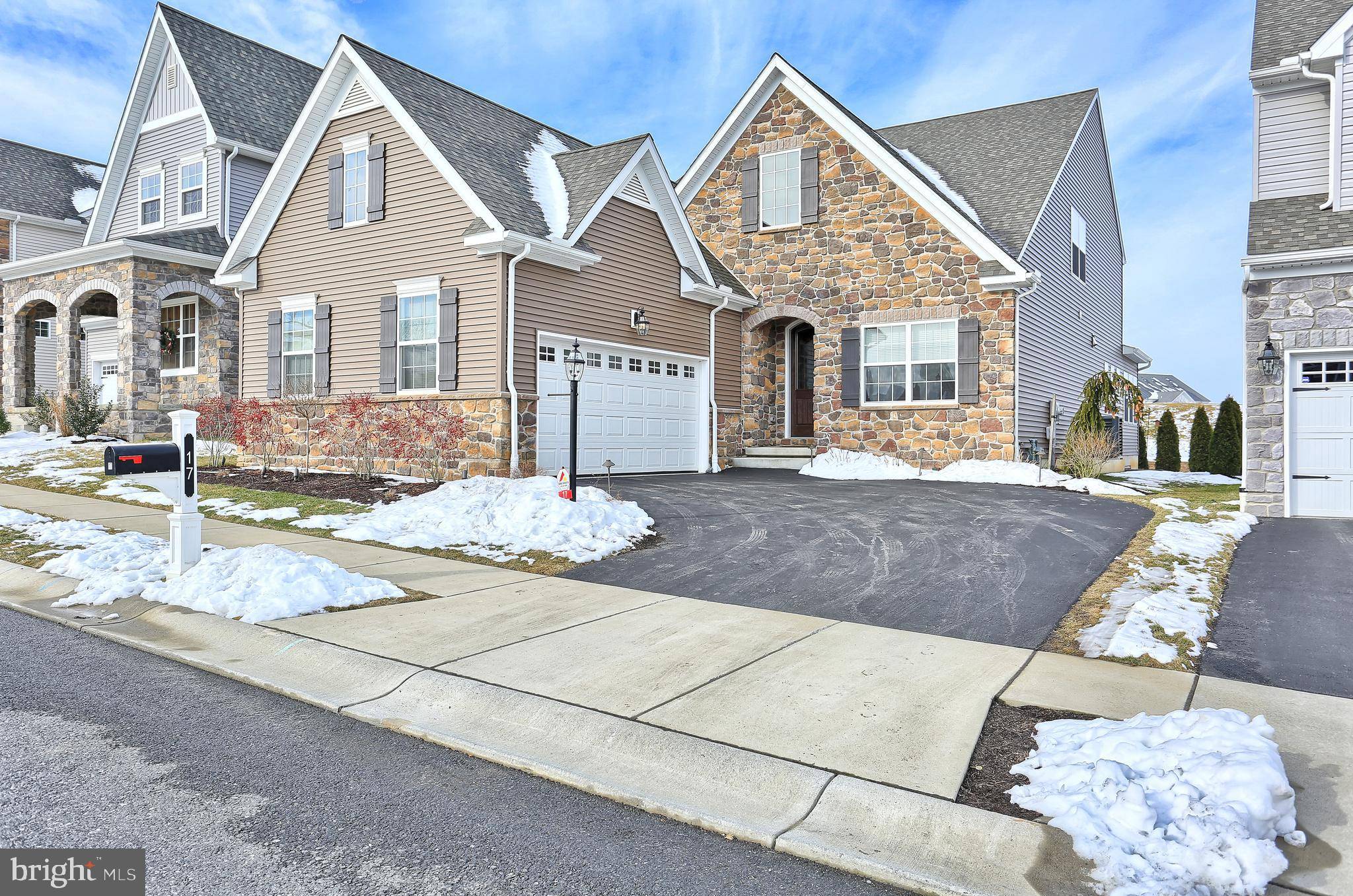 Lancaster, PA 17601,17 ALDERWOOD WAY