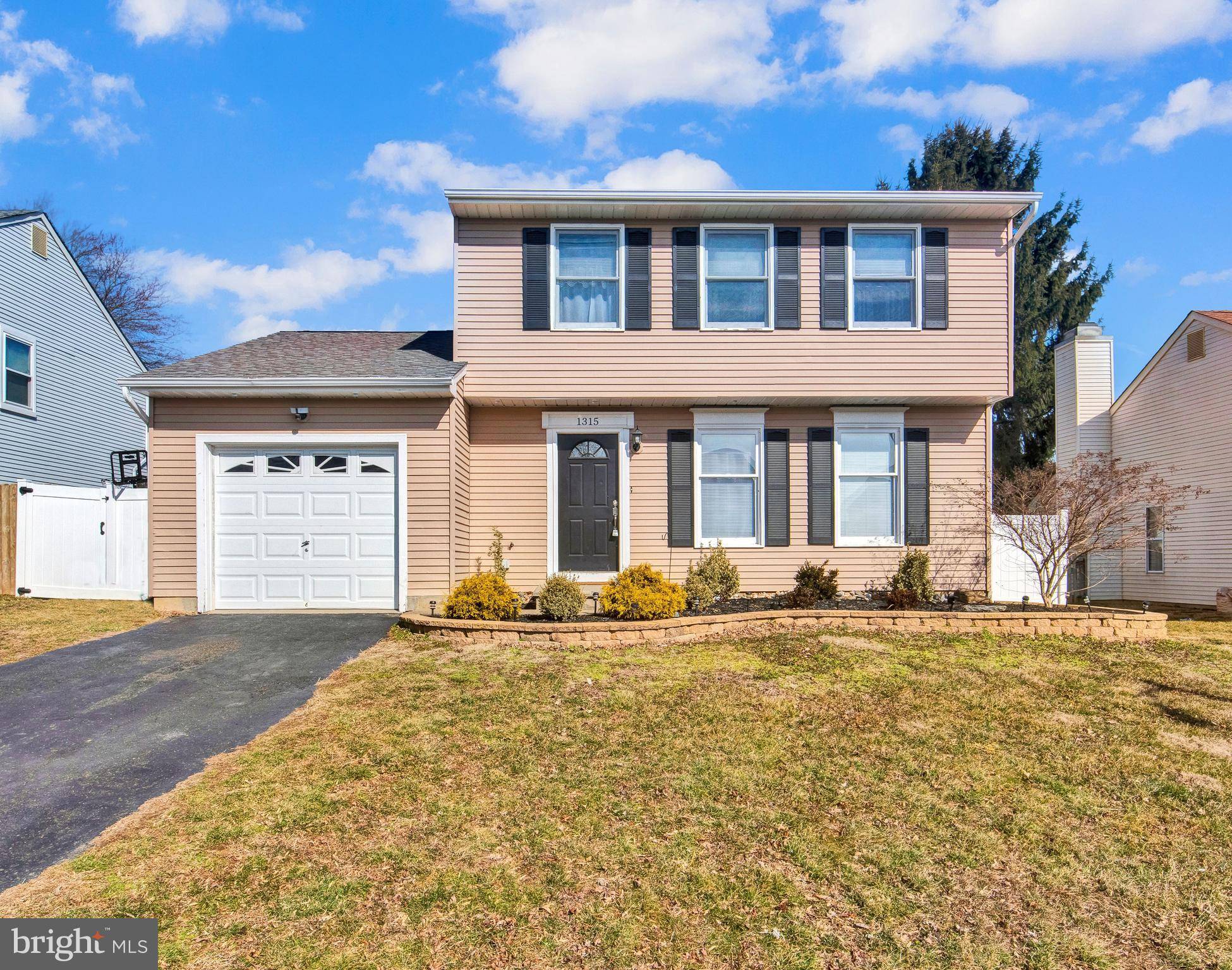 Bensalem, PA 19020,1315 BUTTERFIELD LN