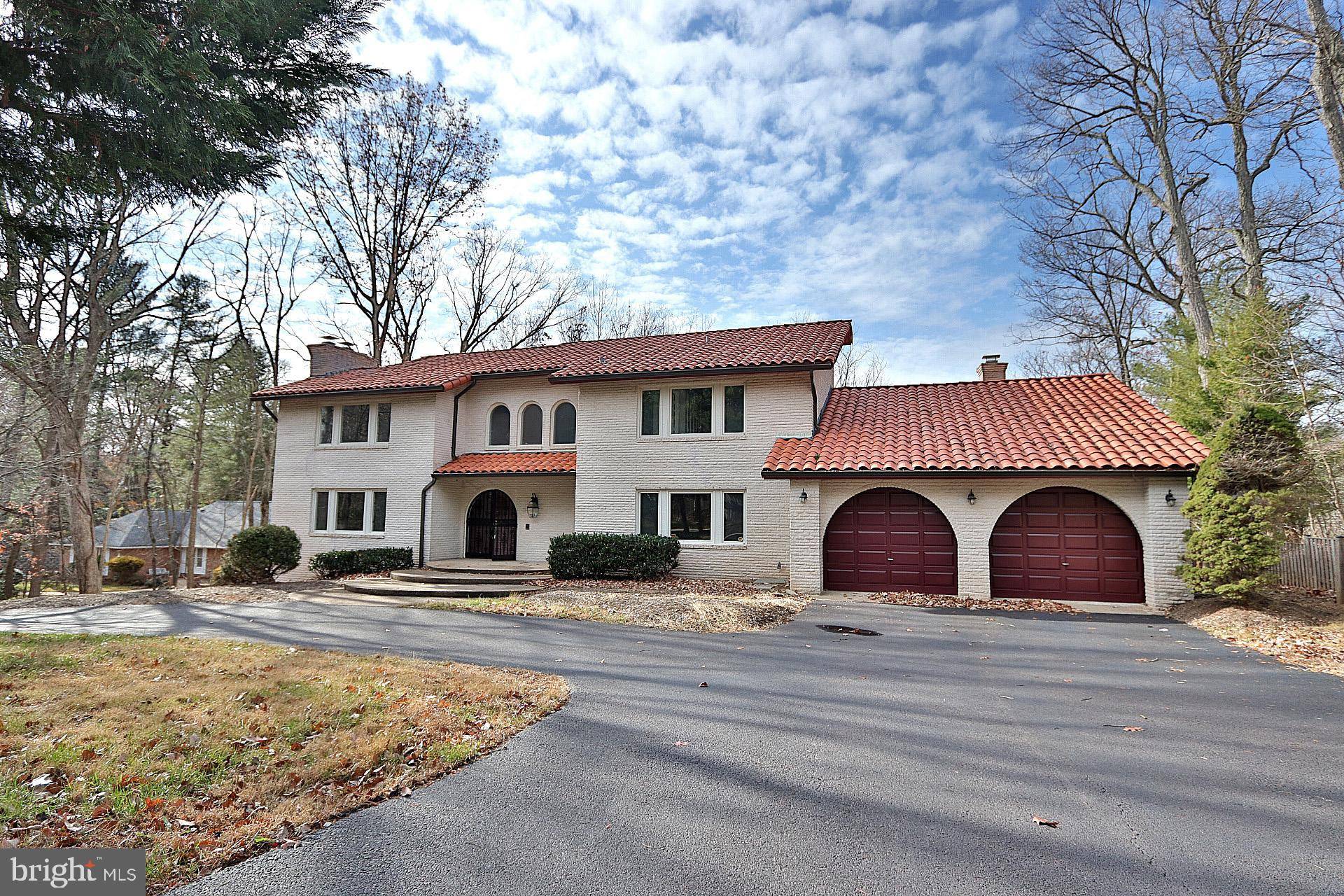 Mclean, VA 22102,1116 LAURELWOOD DR