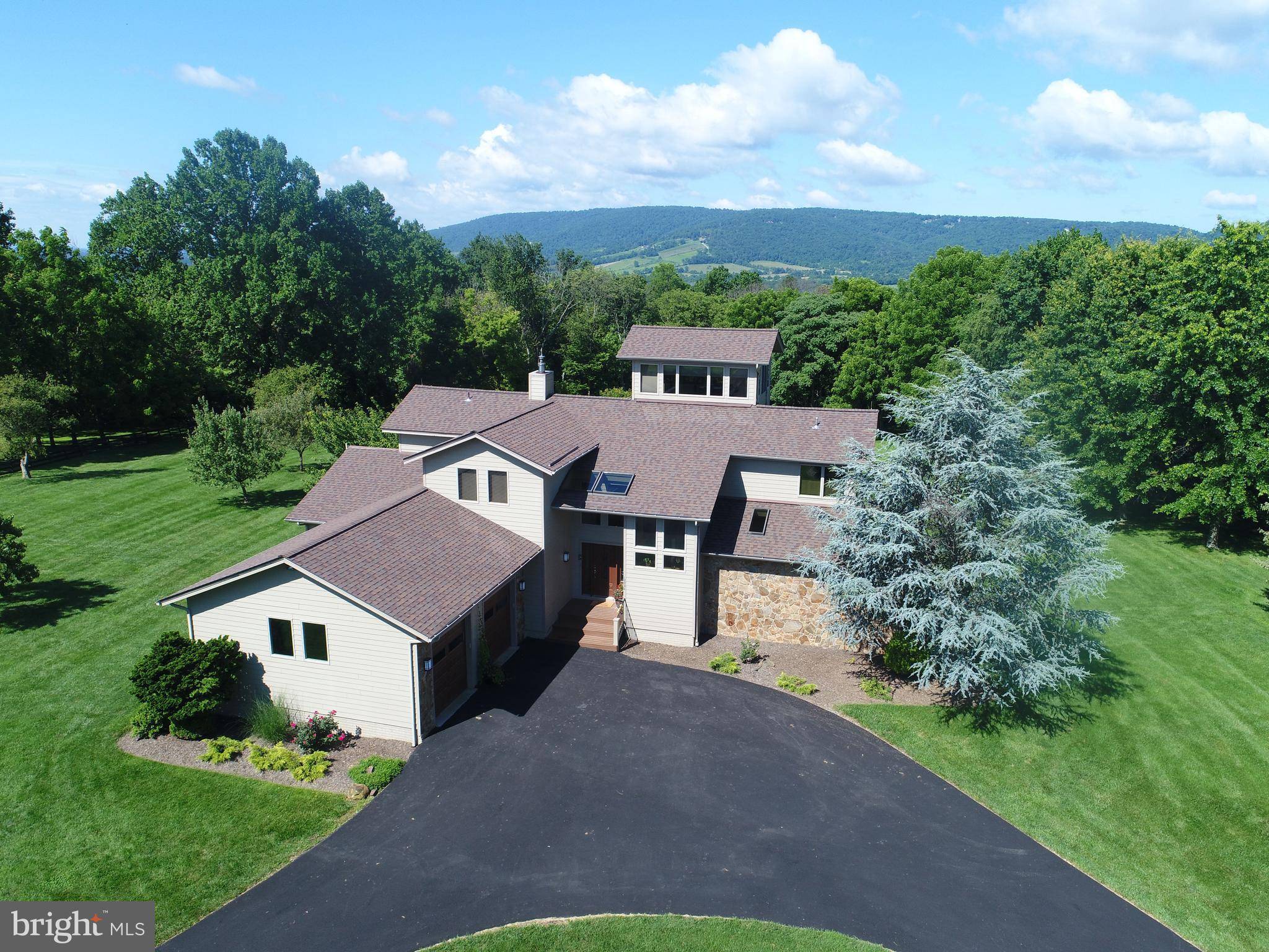 Round Hill, VA 20141,18240 TURNBERRY DR