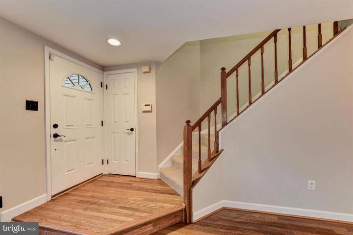 Alexandria, VA 22306,6328 CHIMNEY WOOD CT