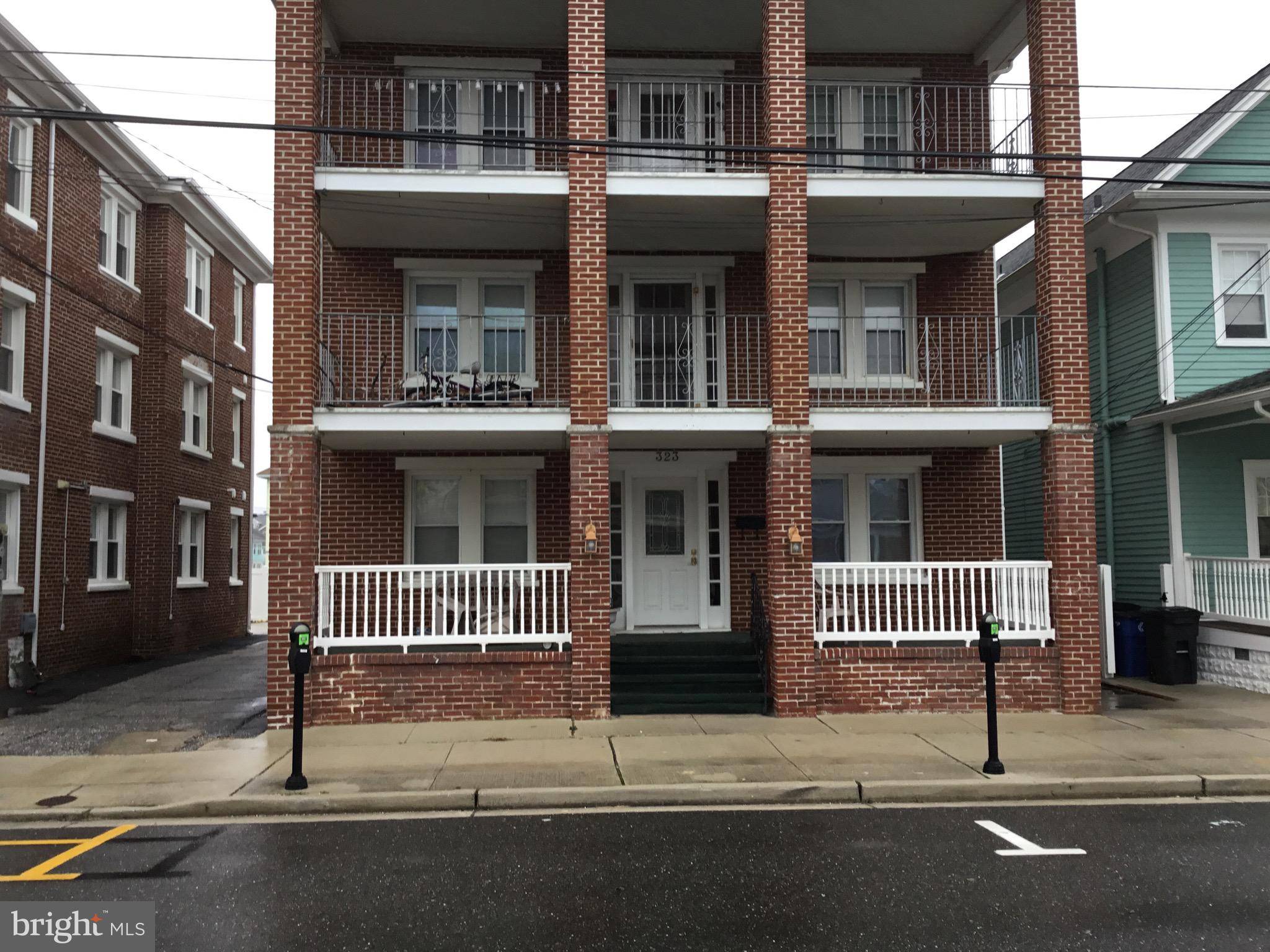 Wildwood, NJ 08260,323 E MAPLE AVE E #1