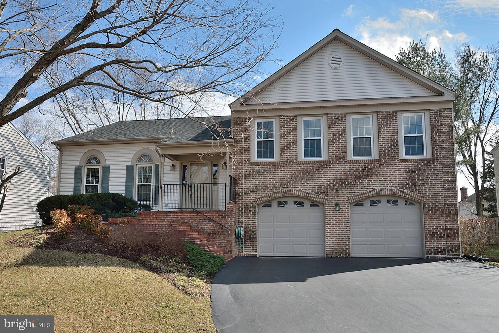 Chantilly, VA 20151,13449 POINT PLEASANT DR