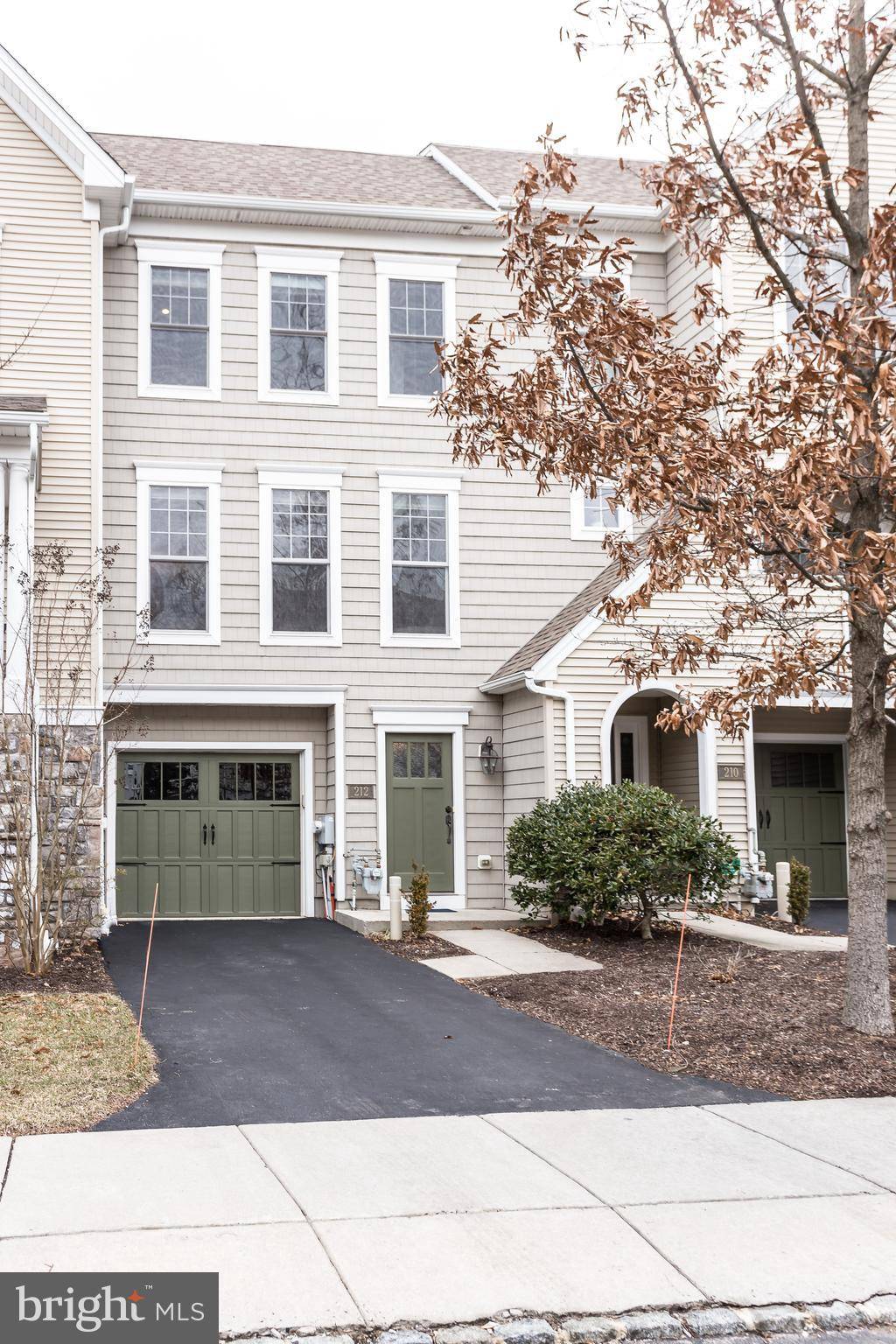 Ardmore, PA 19003,212 COBBLESTONE DR