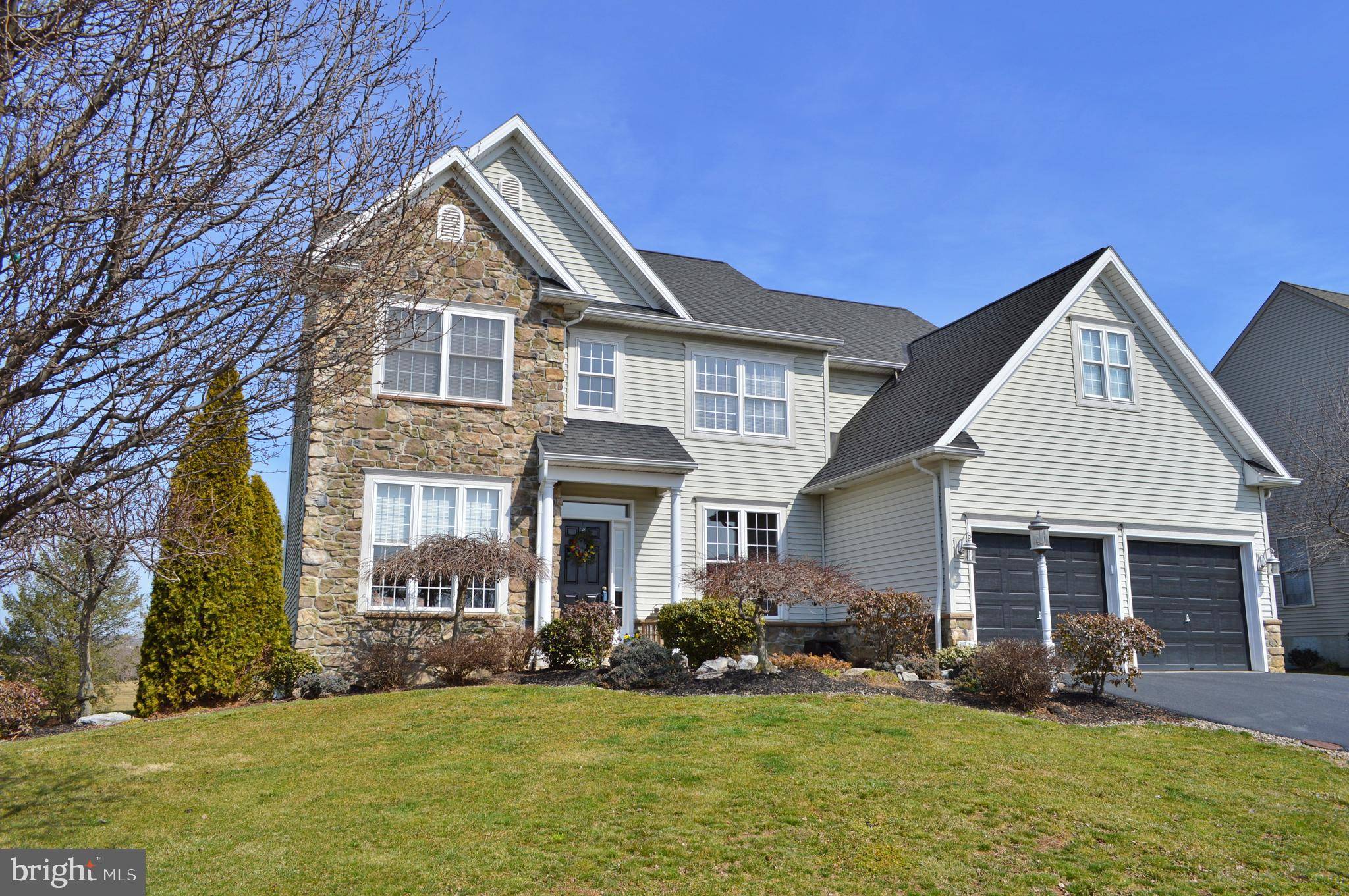 Lititz, PA 17543,319 SQUIRE LN