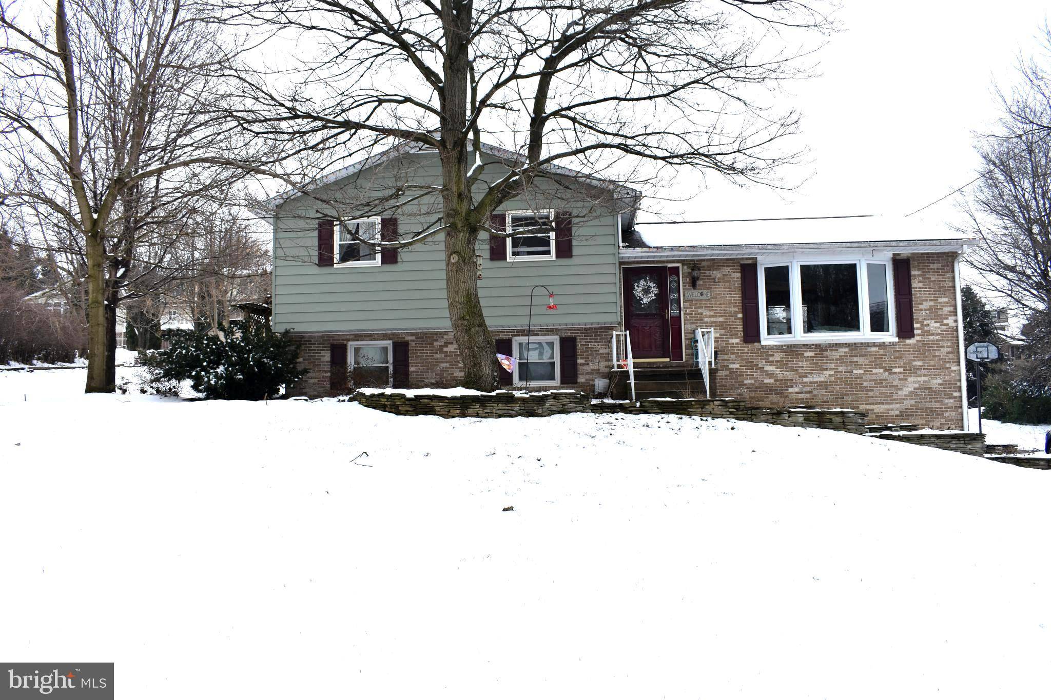 Chambersburg, PA 17202,524 BRIAR LN