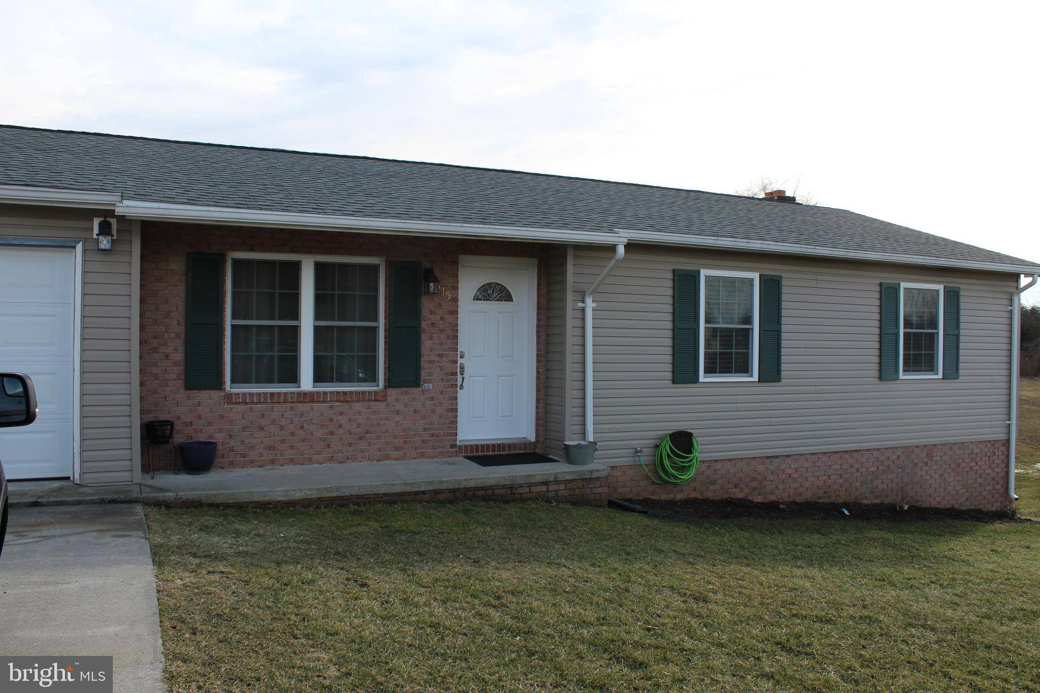 Kearneysville, WV 25430,215 MASTERS DRIVE