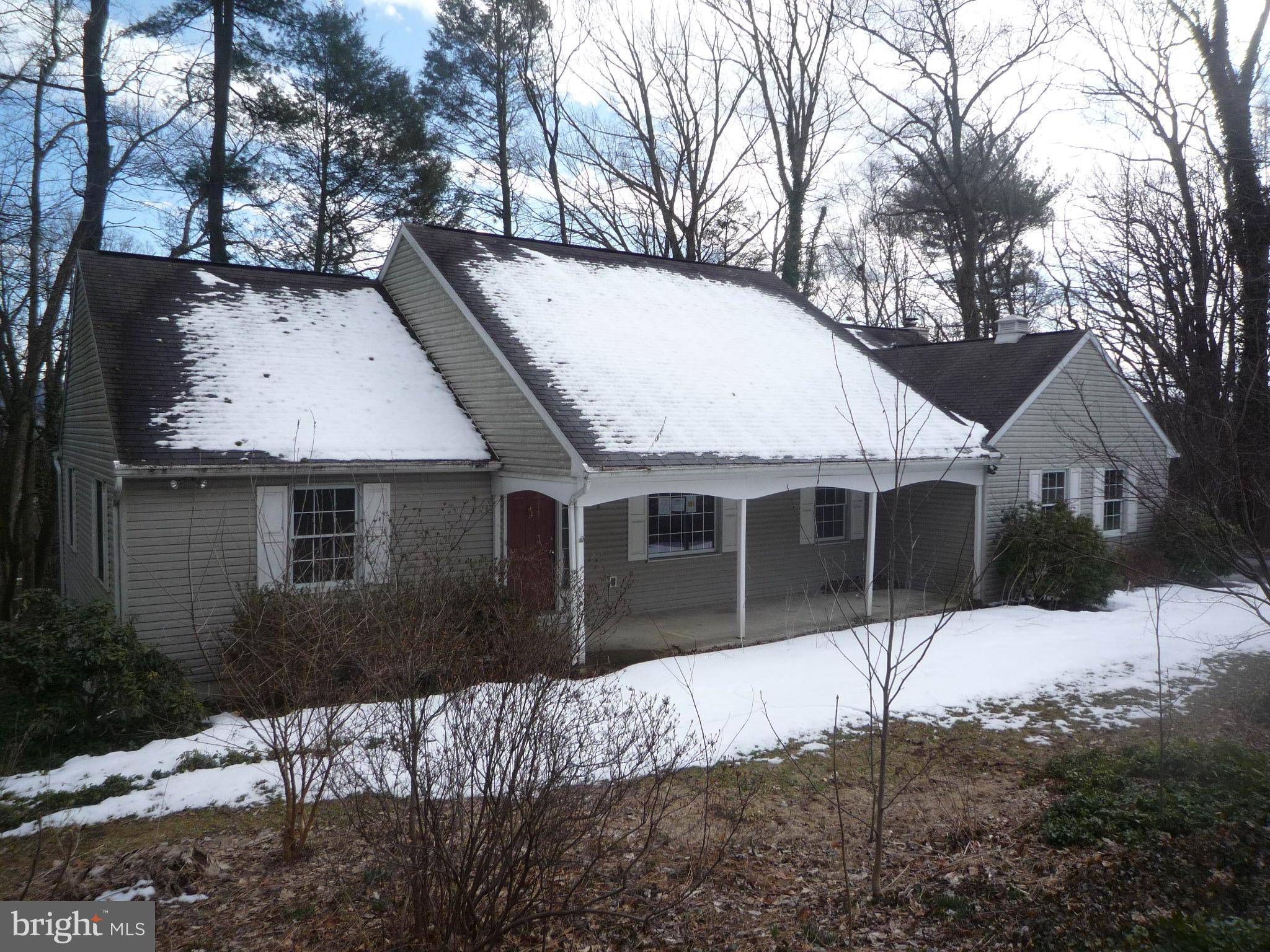 Pine Grove, PA 17963,104 OAK LN