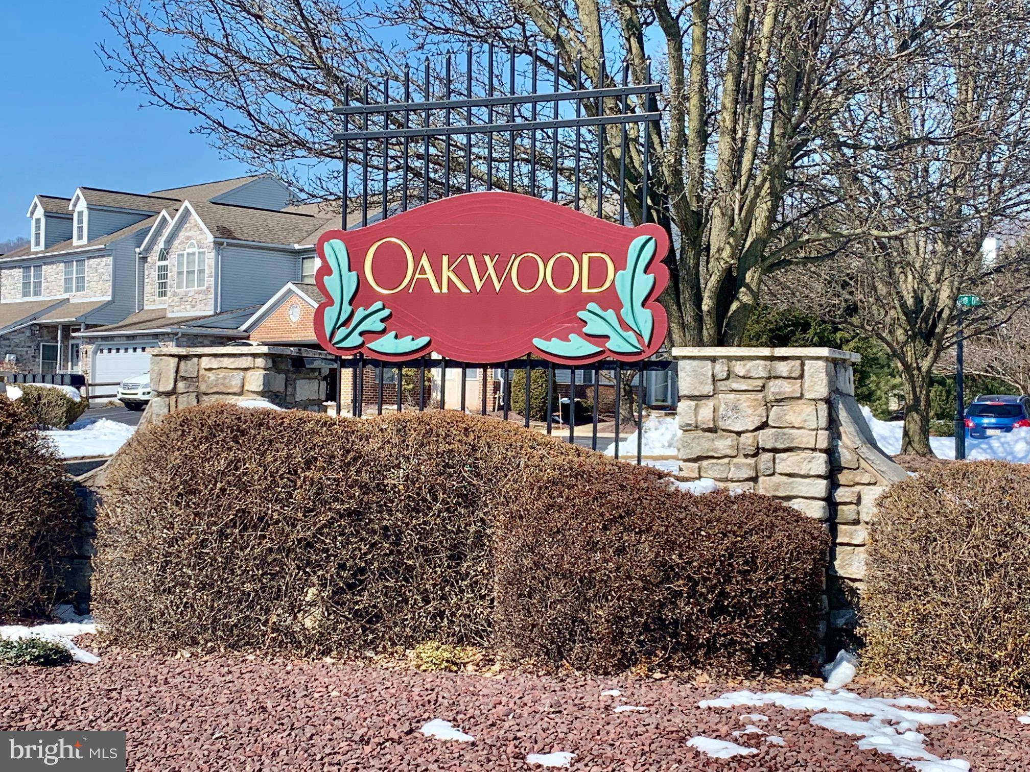 Harrisburg, PA 17110,2811 OAKWOOD DR