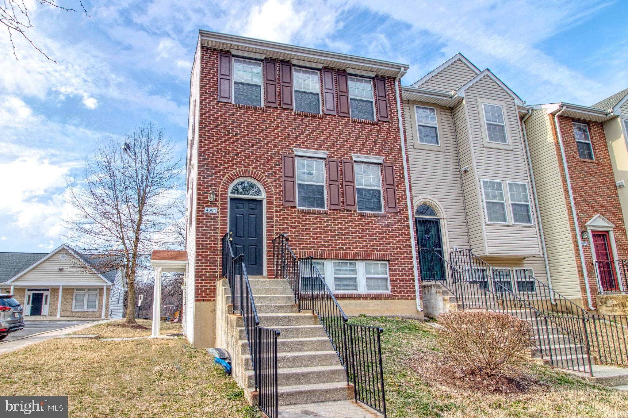 Suitland, MD 20746,4304 APPLEGATE LN #2