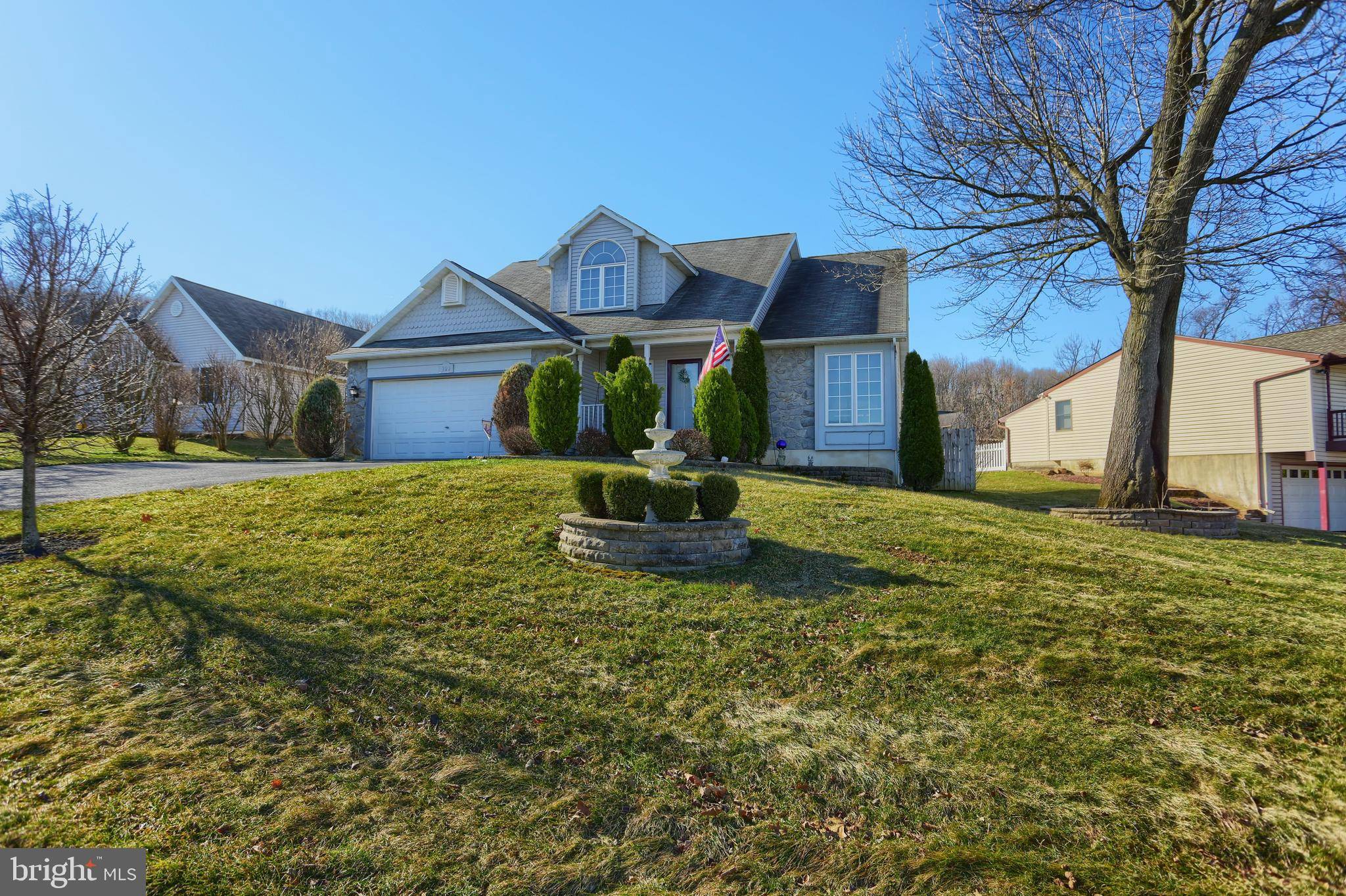 Blandon, PA 19510,322 SYCAMORE LN