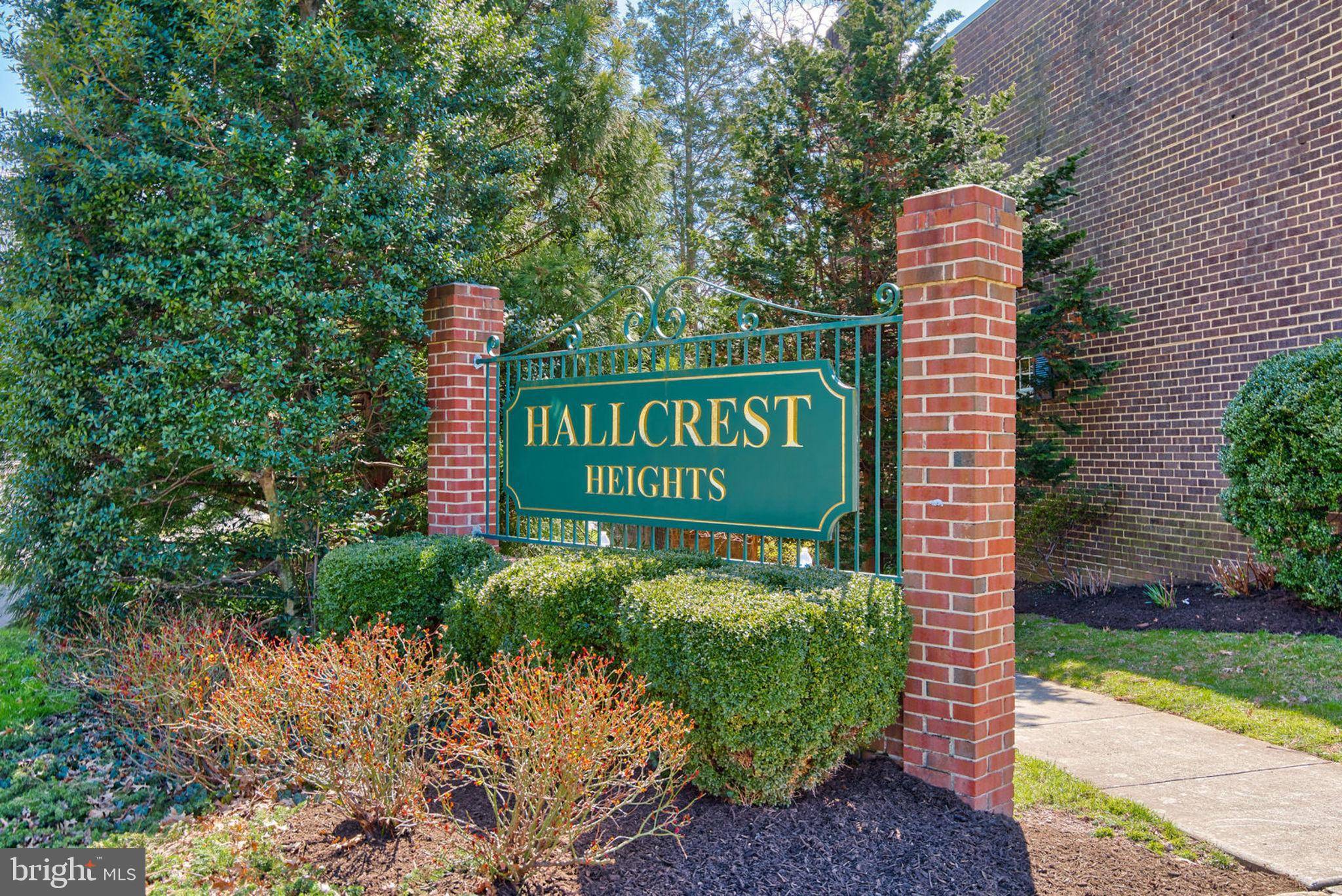 Mclean, VA 22102,7426 HALLCREST DR