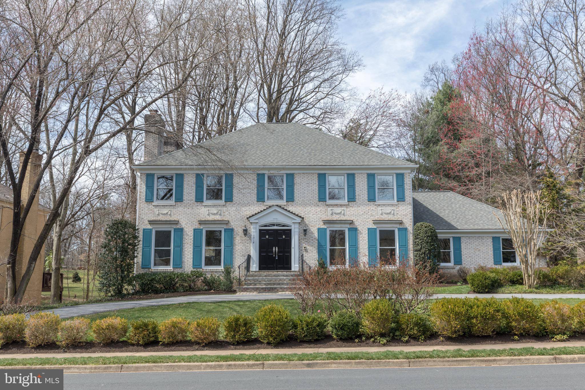 Mclean, VA 22102,1318 TIMBERLY LN