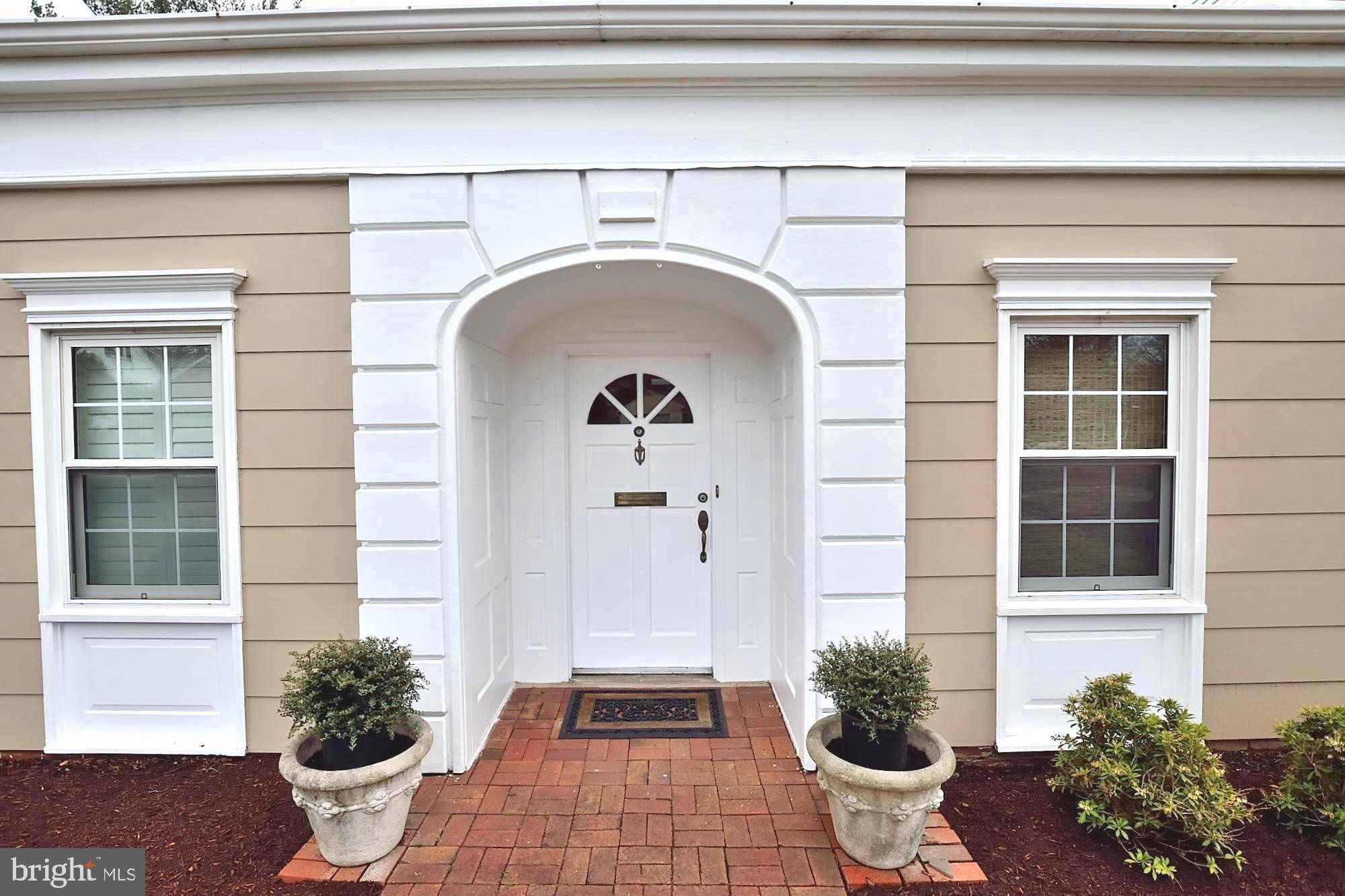 Alexandria, VA 22314,311 CROWN VIEW DR