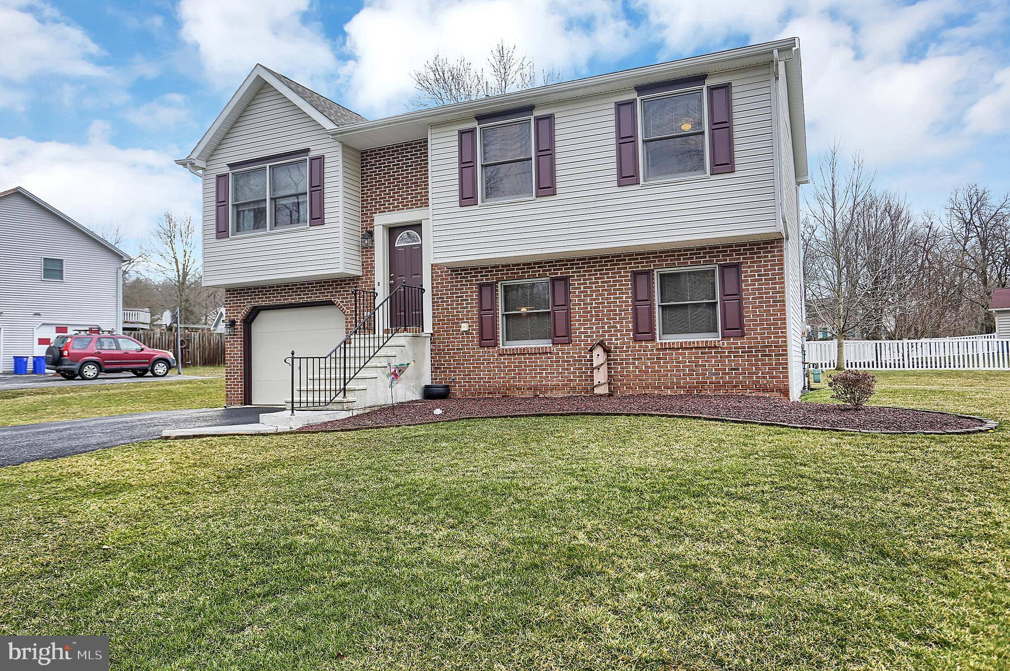 Dillsburg, PA 17019,306 MUMPER LN