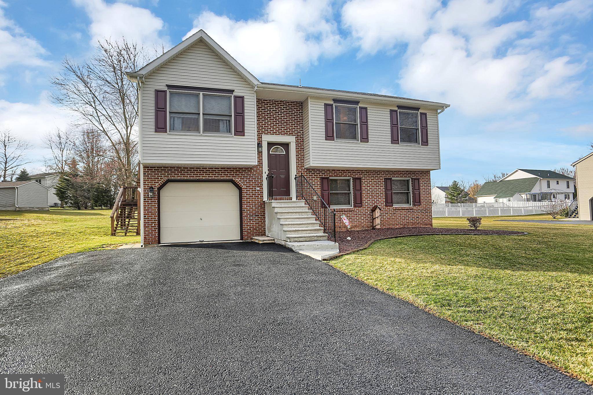 Dillsburg, PA 17019,306 MUMPER LN