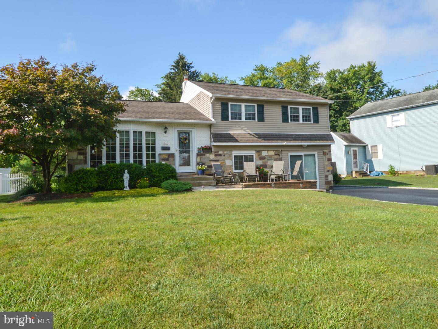 Warminster, PA 18974,1269 DAHLIA RD