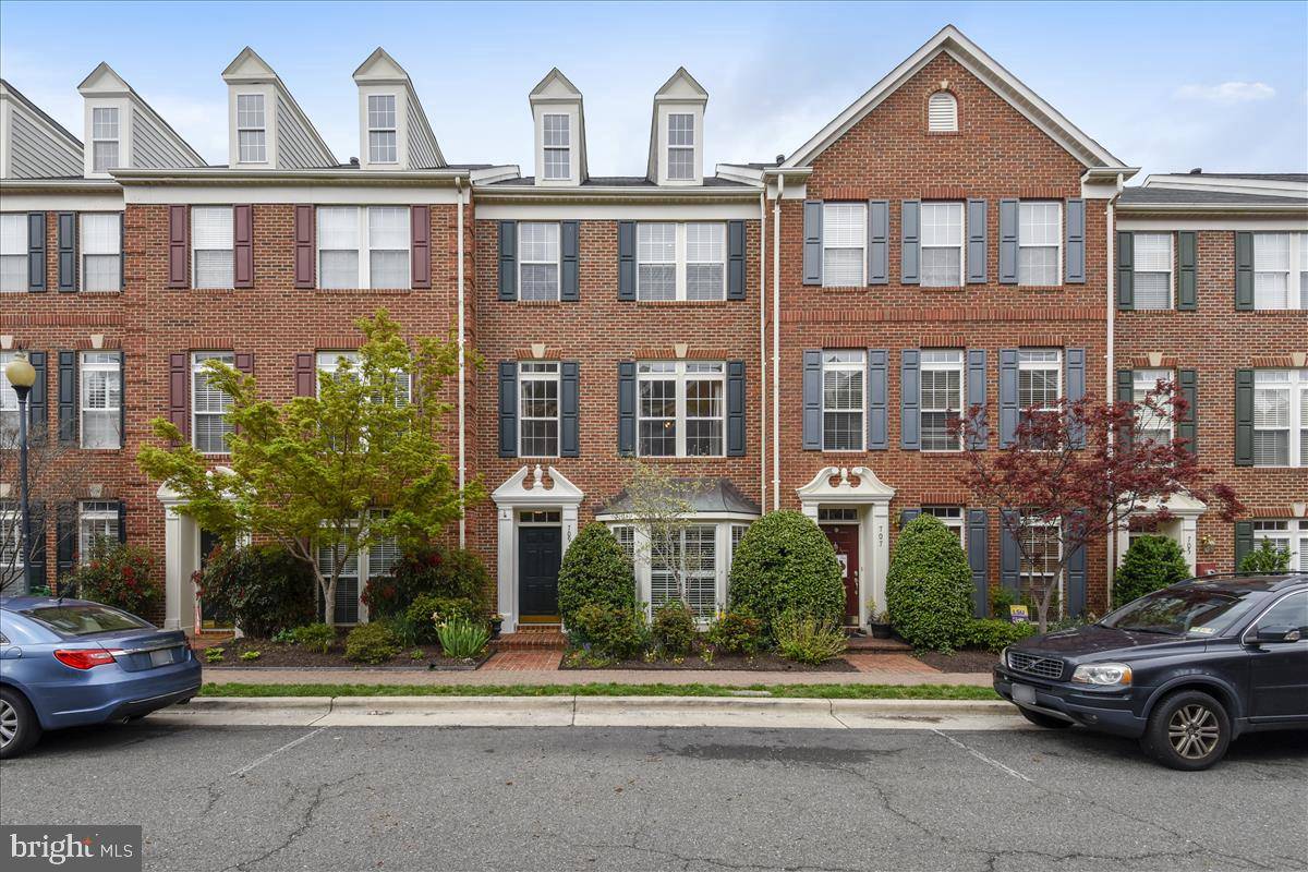 Alexandria, VA 22314,709 SCARBURGH WAY