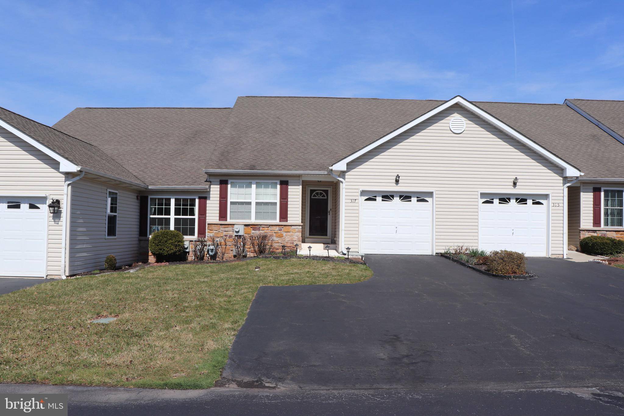 Royersford, PA 19468,317 JEFFERSON CT