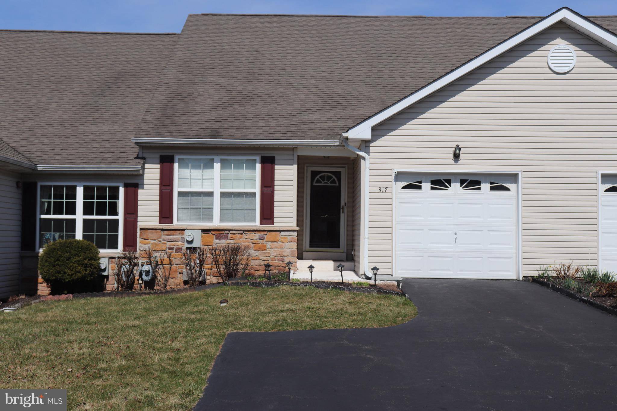 Royersford, PA 19468,317 JEFFERSON CT